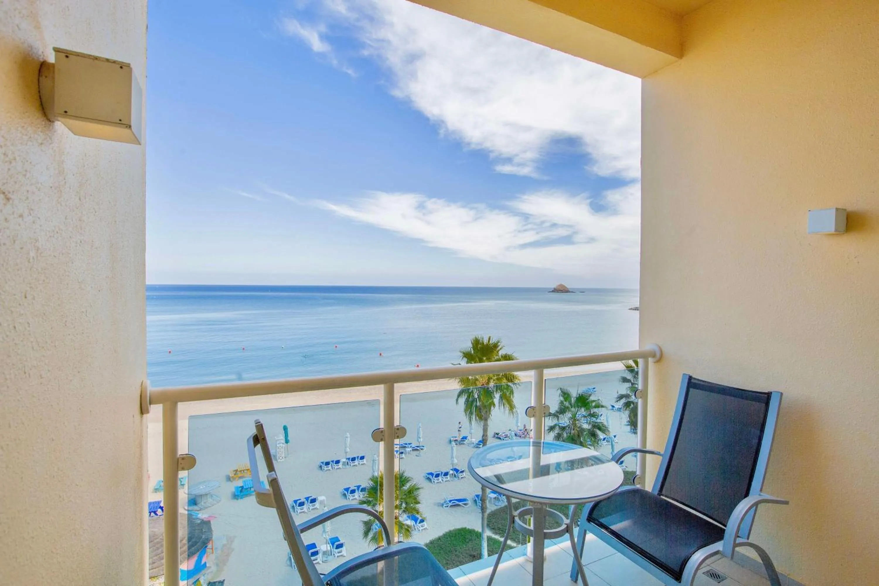 Bedroom in Radisson Blu Resort, Fujairah