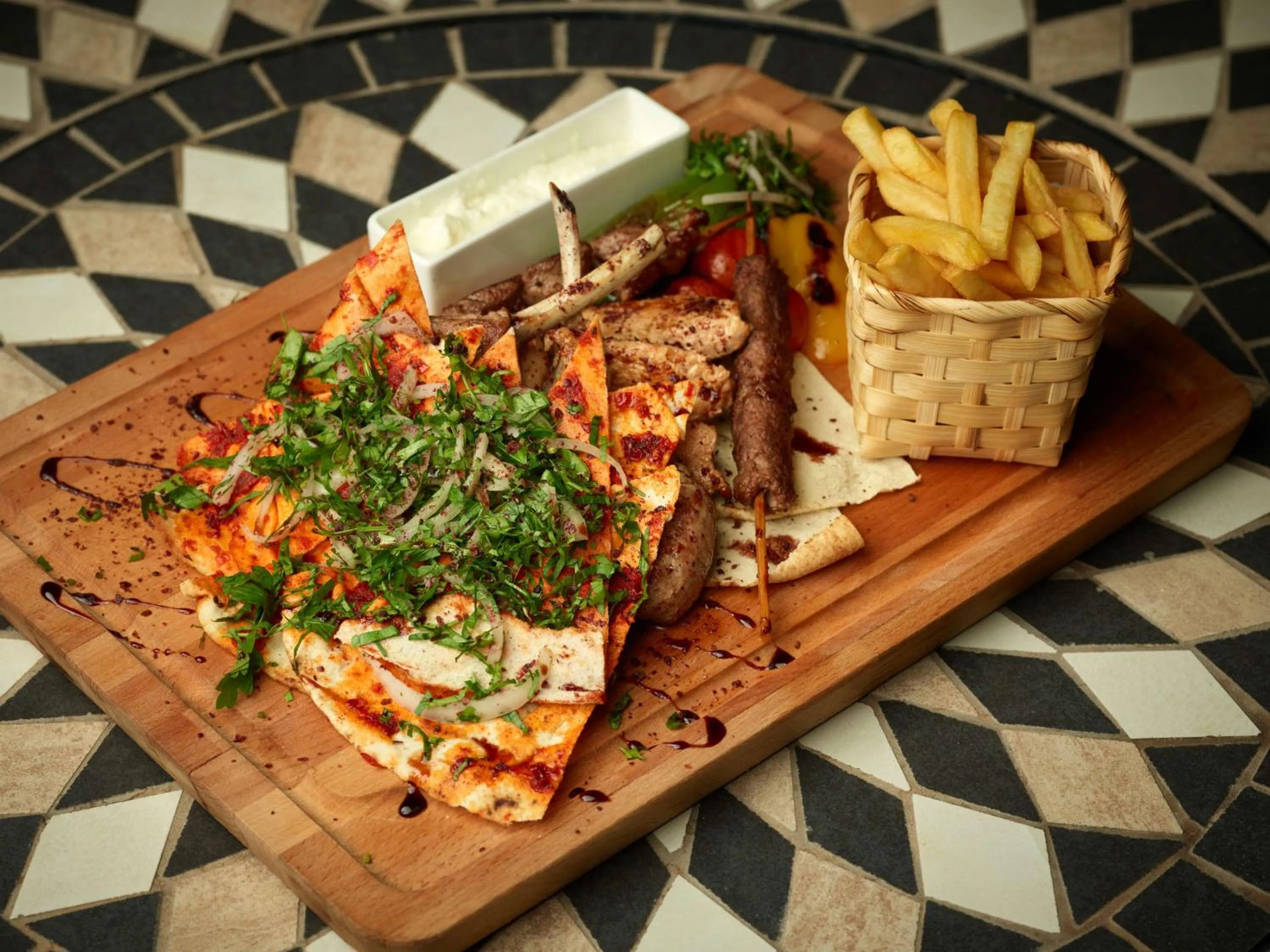 Lounge or bar in Radisson Blu Resort, Fujairah