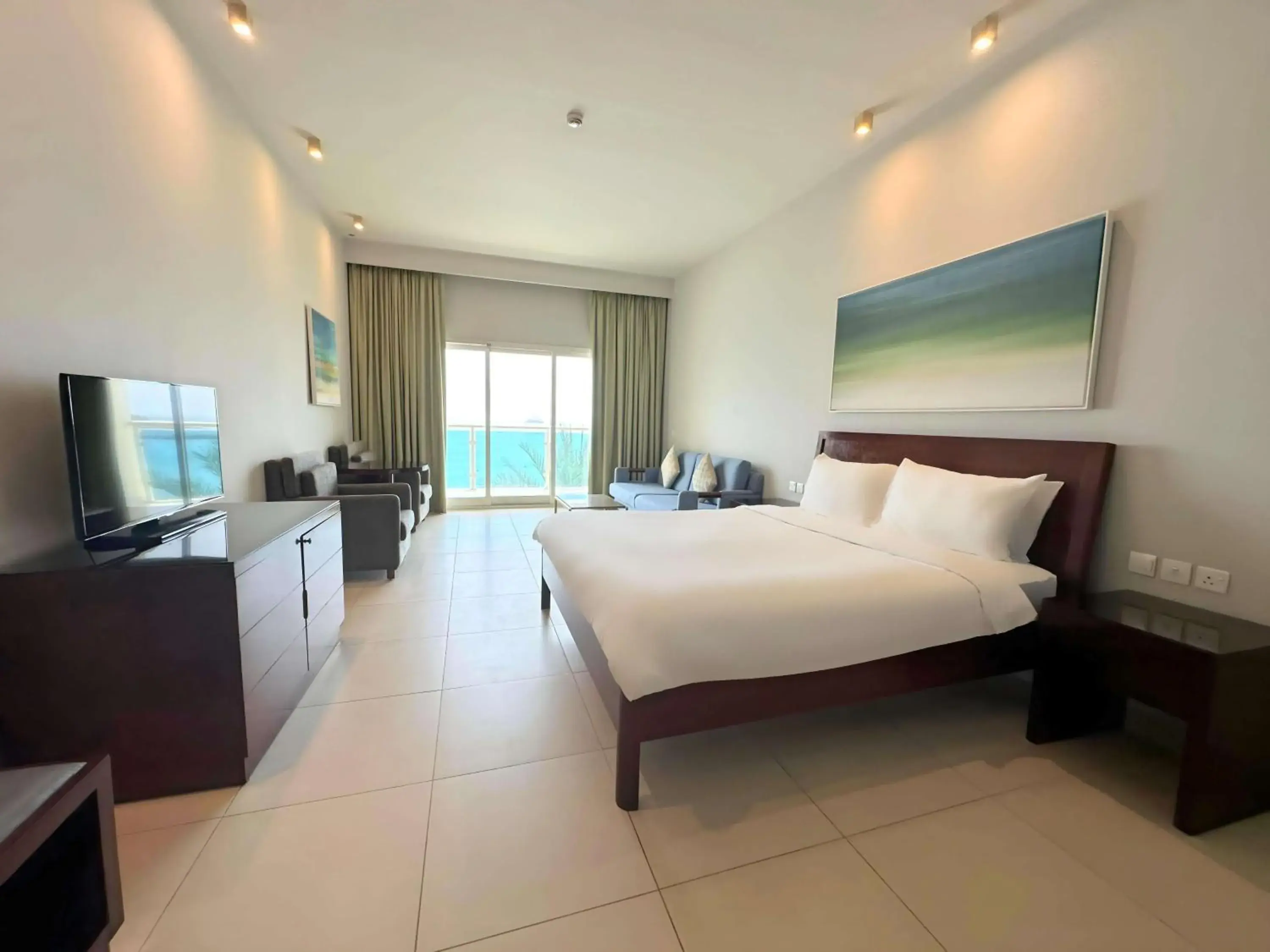 Premium Room with Balcony and Ocean View in Radisson Blu Resort, Fujairah Premium Room with Balcony and Ocean View in Radisson Blu Resort, Fujairah
