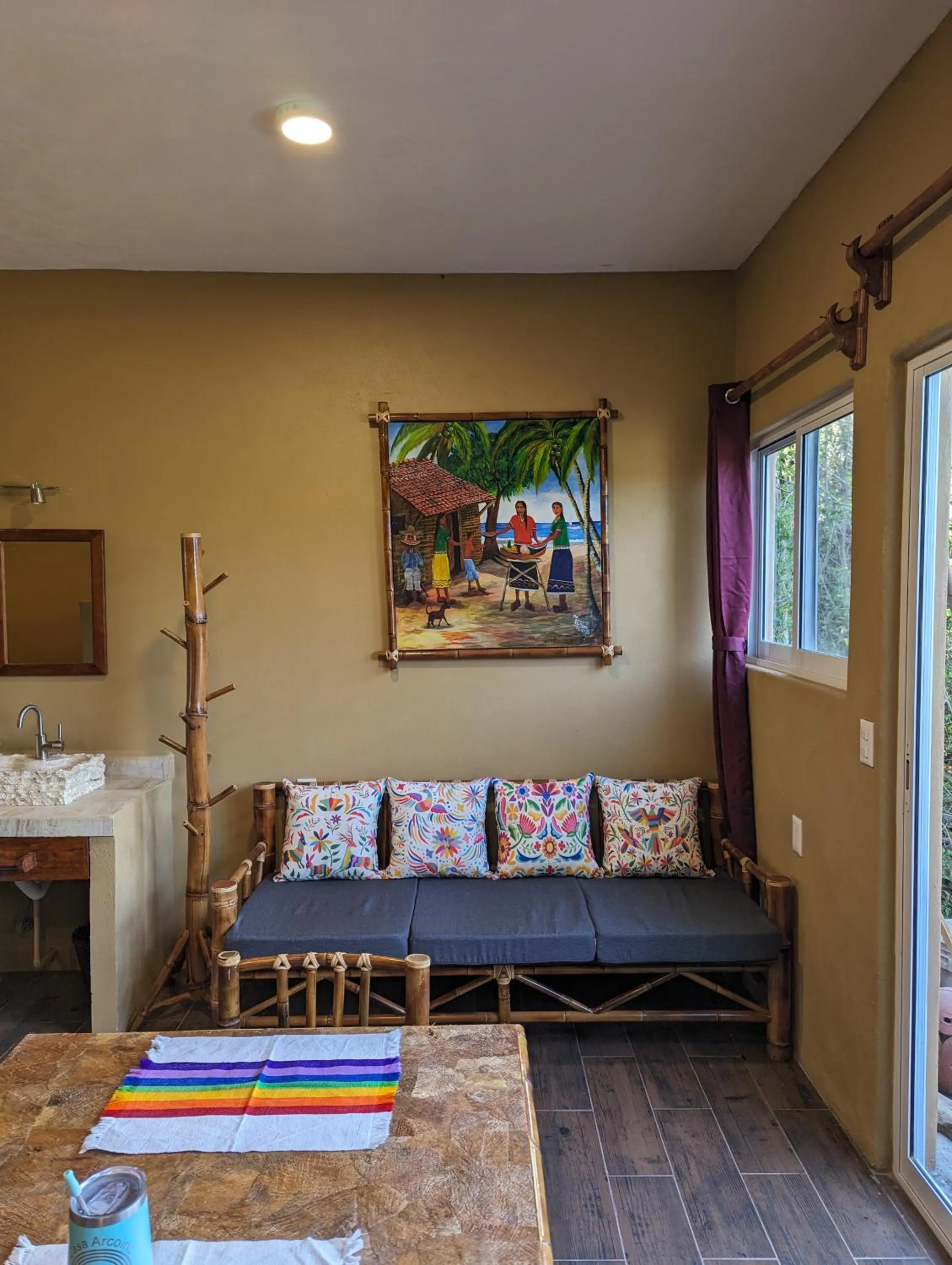 Living room in Casa Arcoiris Zihuatanejo B&B