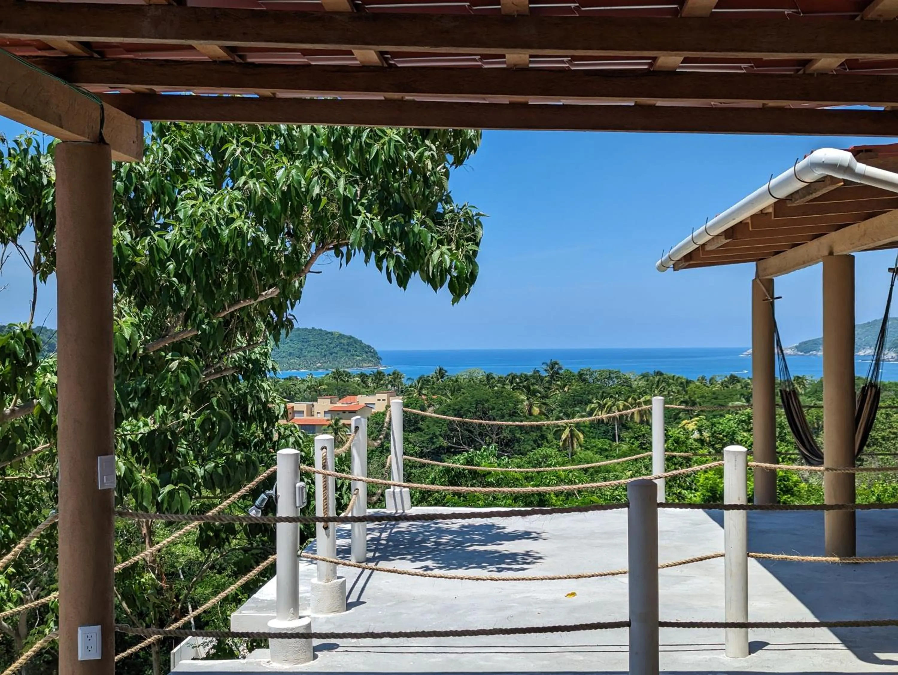 Balcony/Terrace in Casa Arcoiris Zihuatanejo B&B
