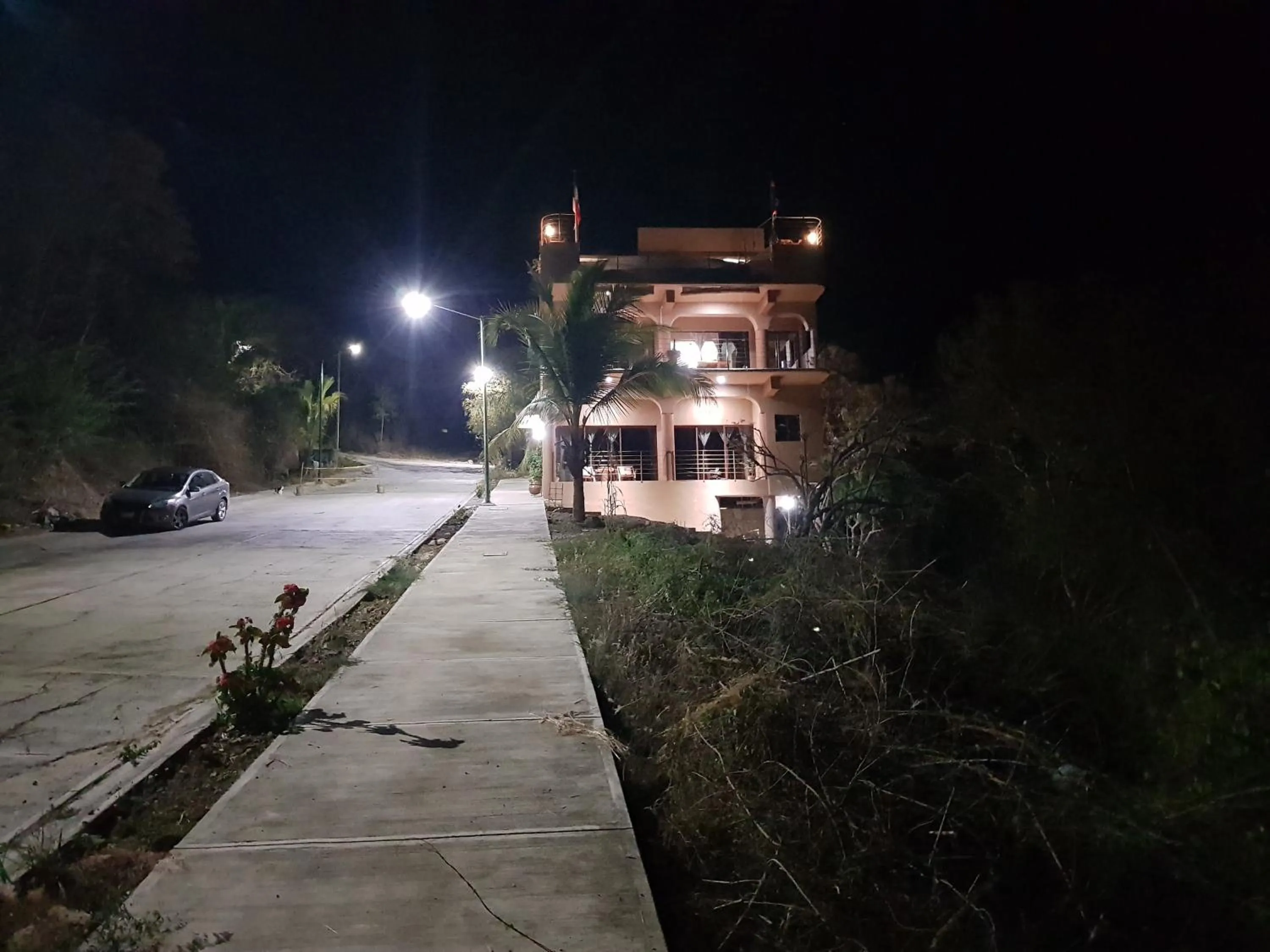 Neighbourhood in Casa Arcoiris Zihuatanejo B&B