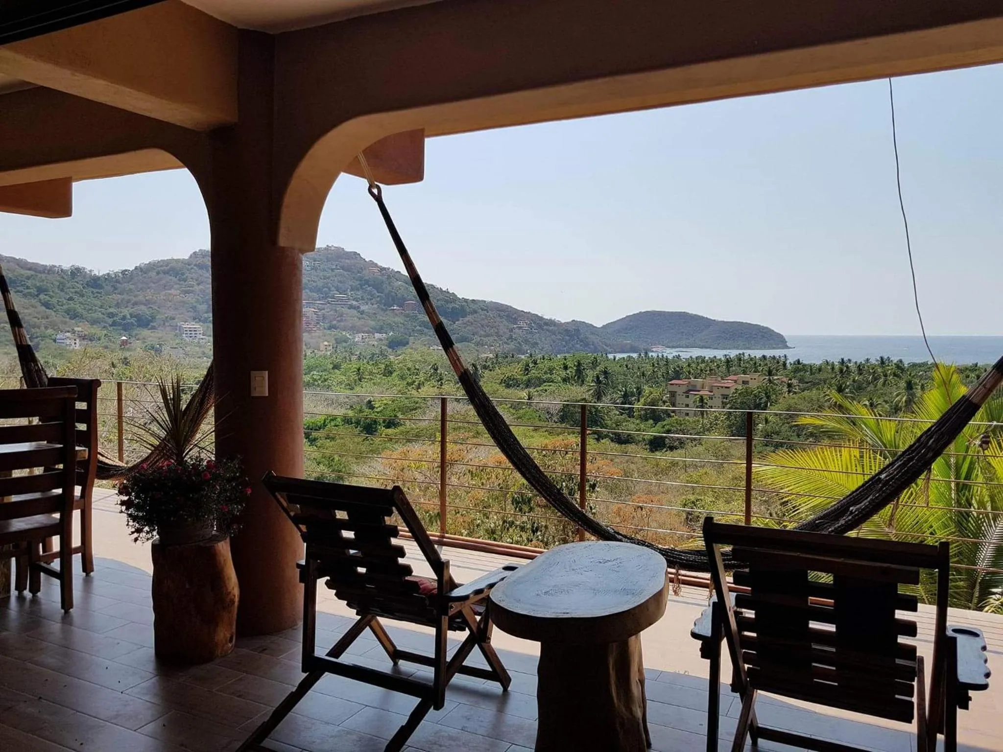 Patio in Casa Arcoiris Zihuatanejo B&B