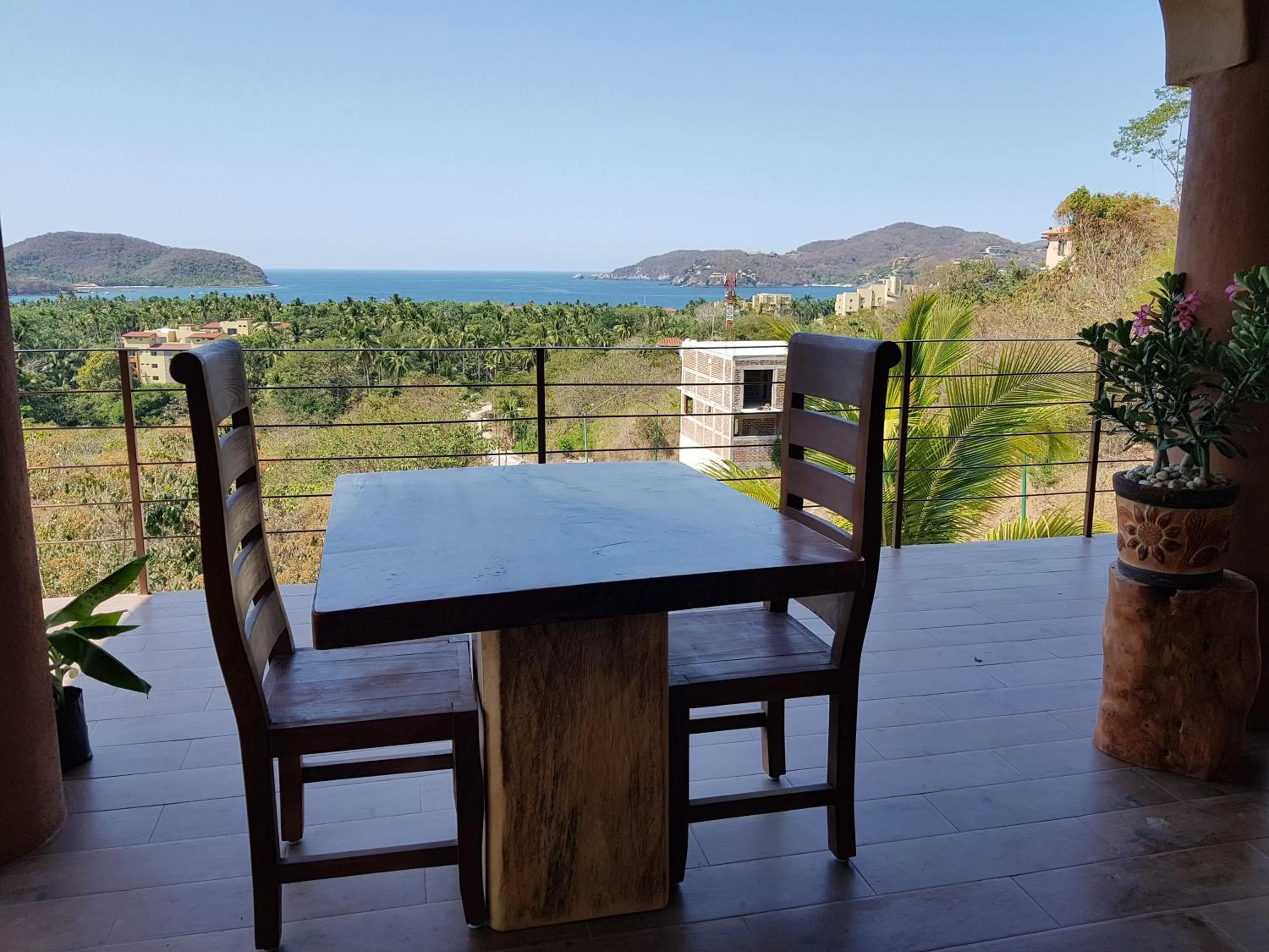 Patio in Casa Arcoiris Zihuatanejo B&B