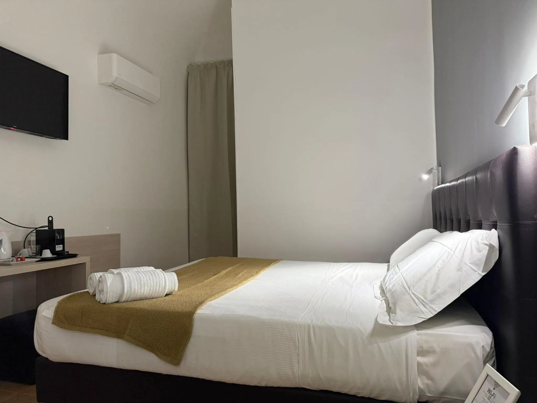 Bedroom, Bed in Conte GuestHouse