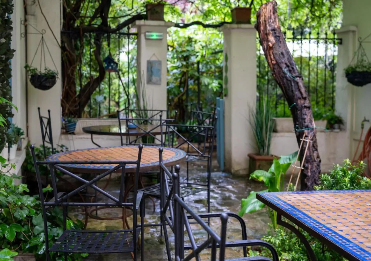 Garden in Nouvel Hôtel