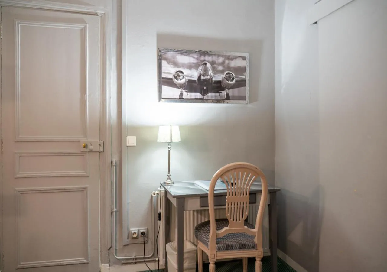 Bedroom in Nouvel Hôtel