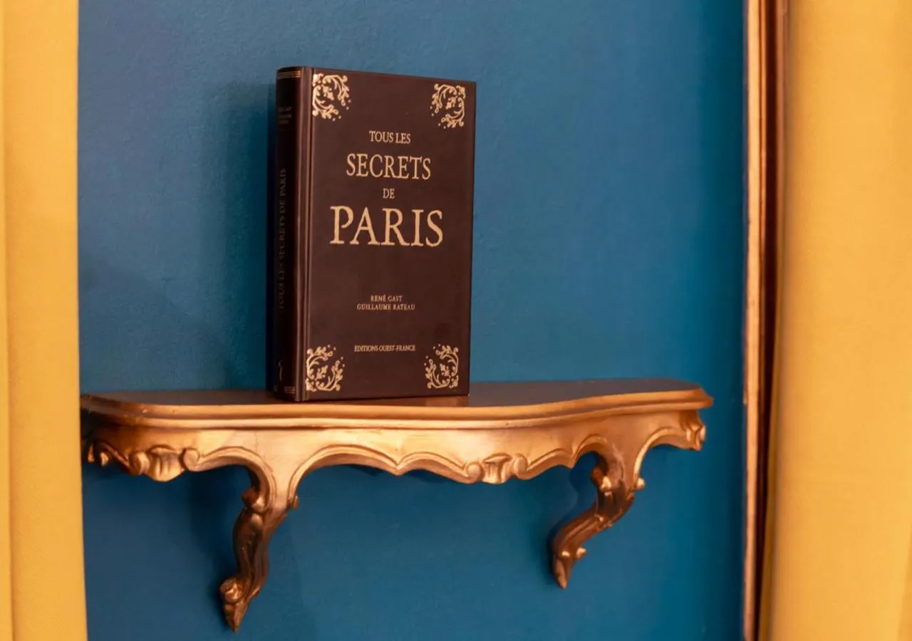 Lobby or reception in Nouvel Hôtel