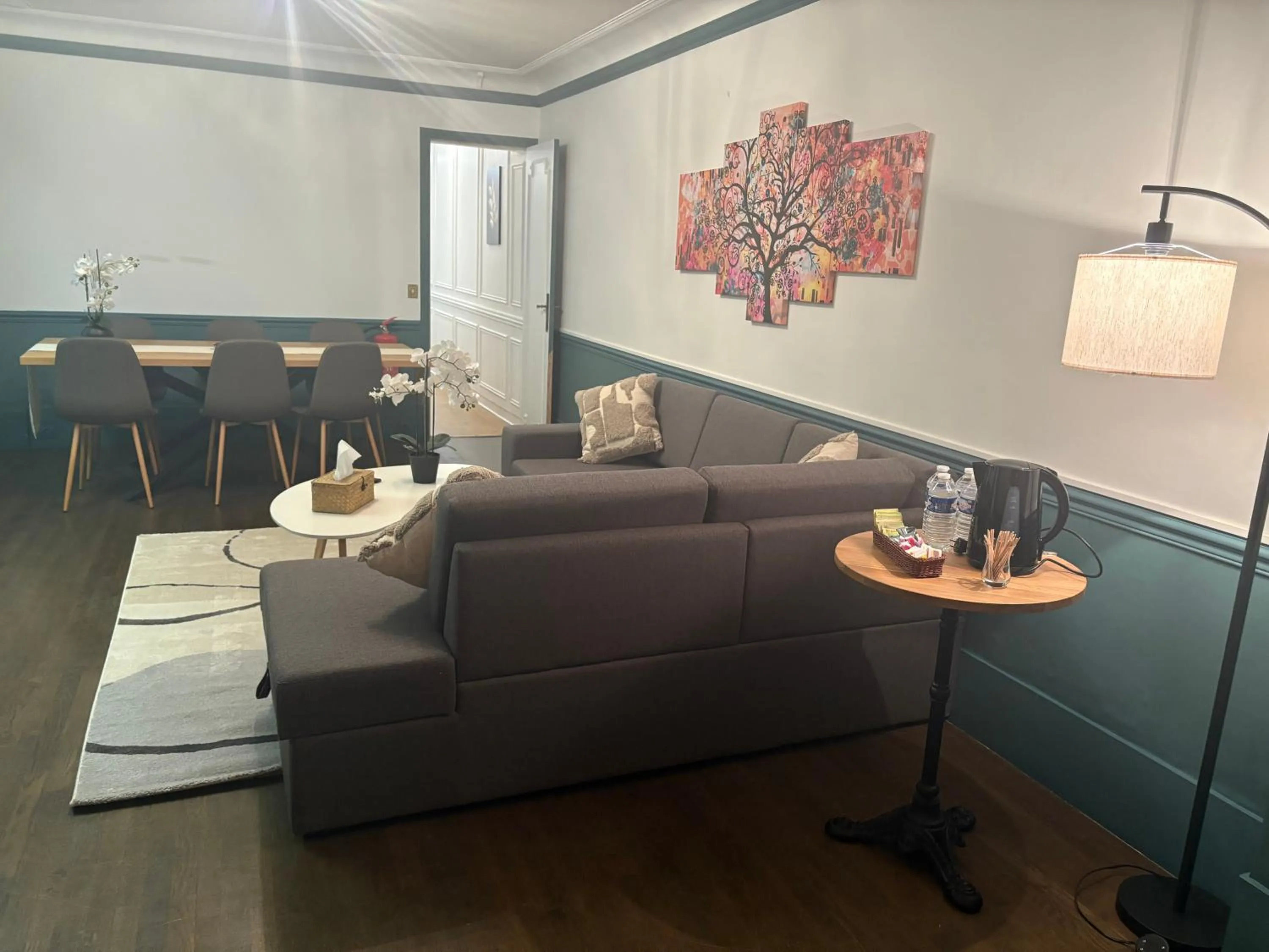 Seating area in Nouvel Hôtel