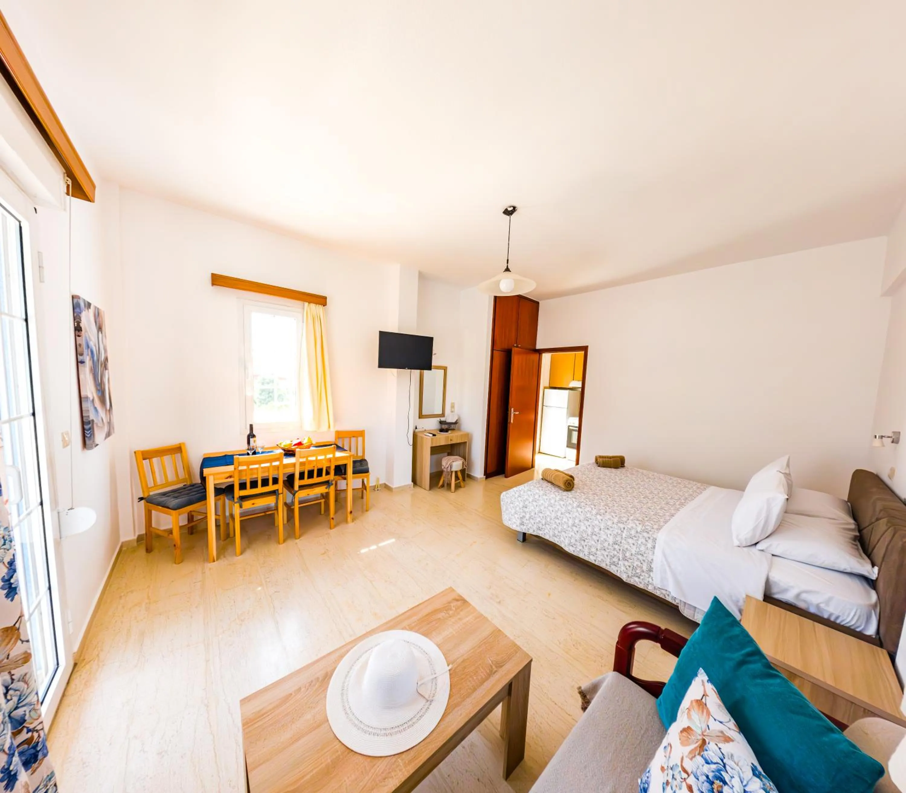 TV and multimedia, Bed in Anna Ageliki