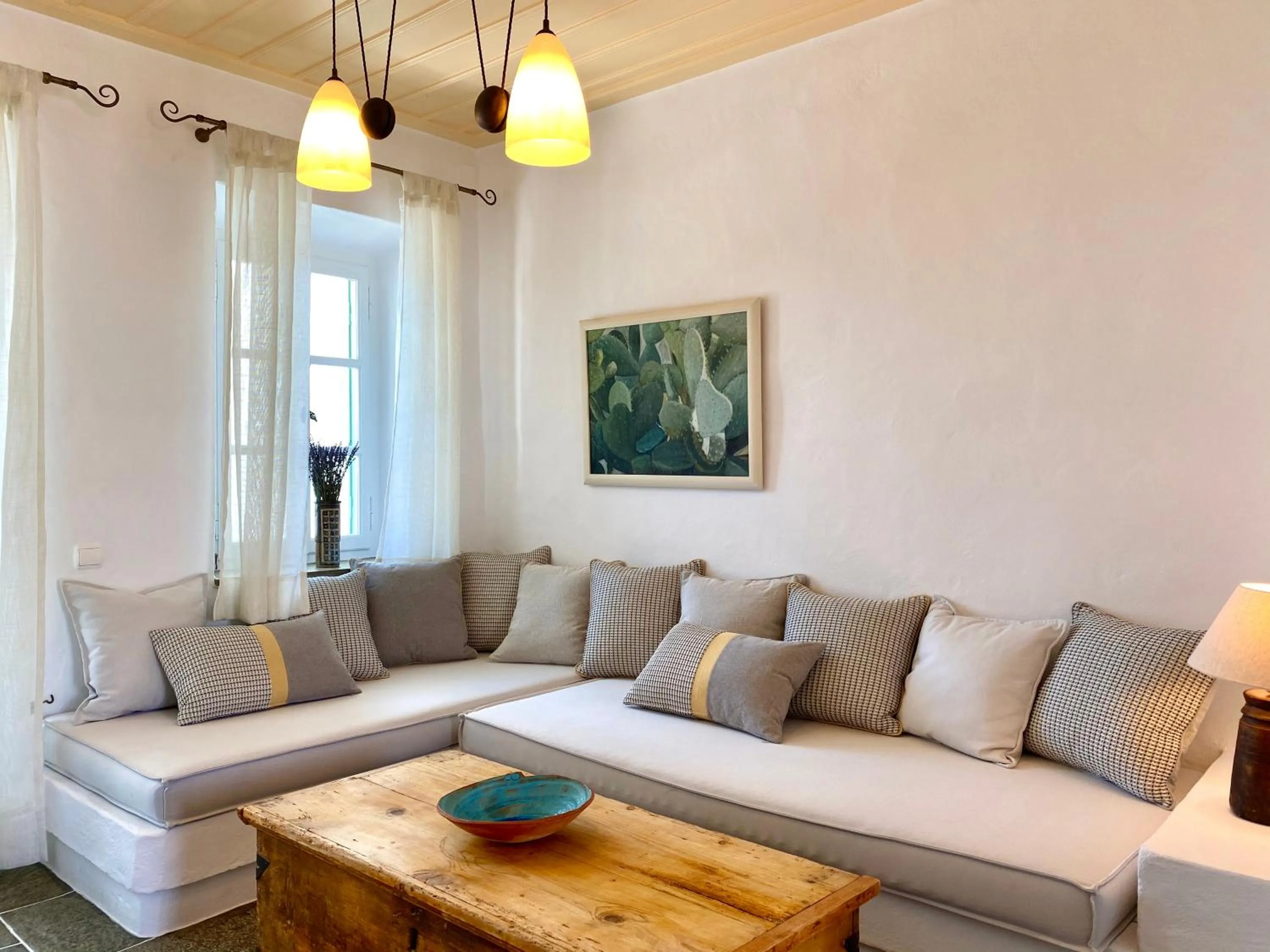 Living room in Niriedes Hotel