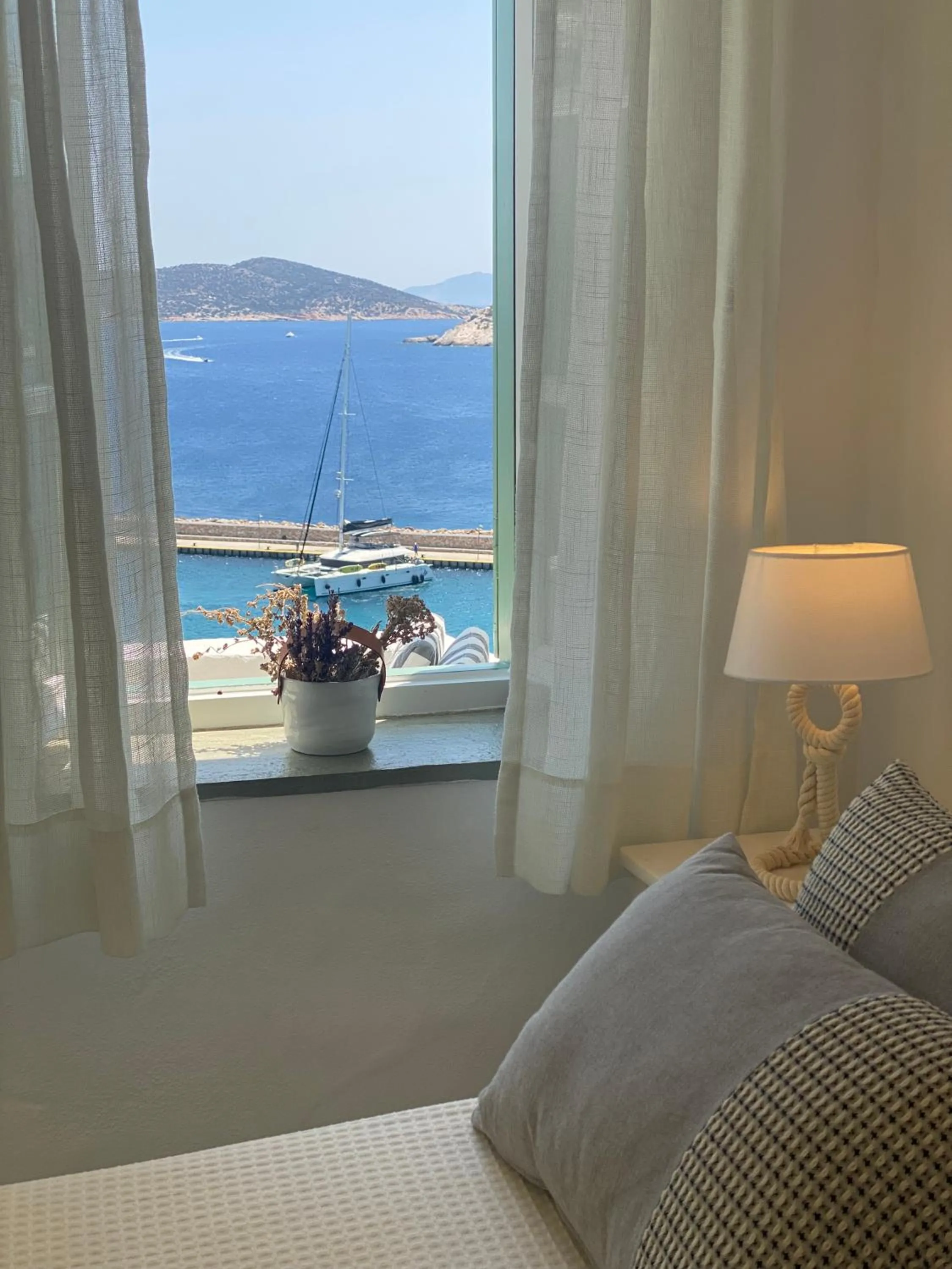 Bed in Niriedes Hotel