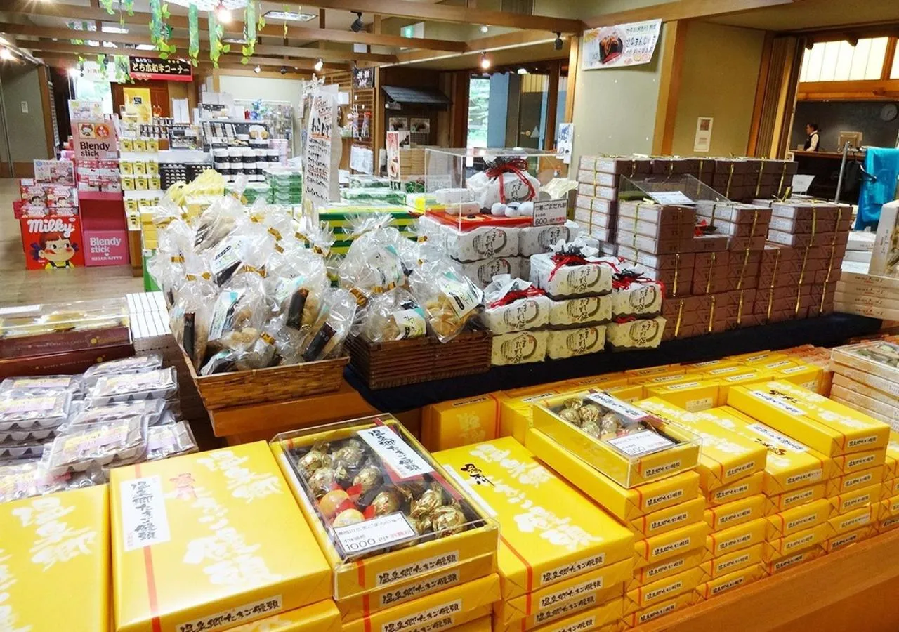 On-site shops in Hotel Yunishigawa