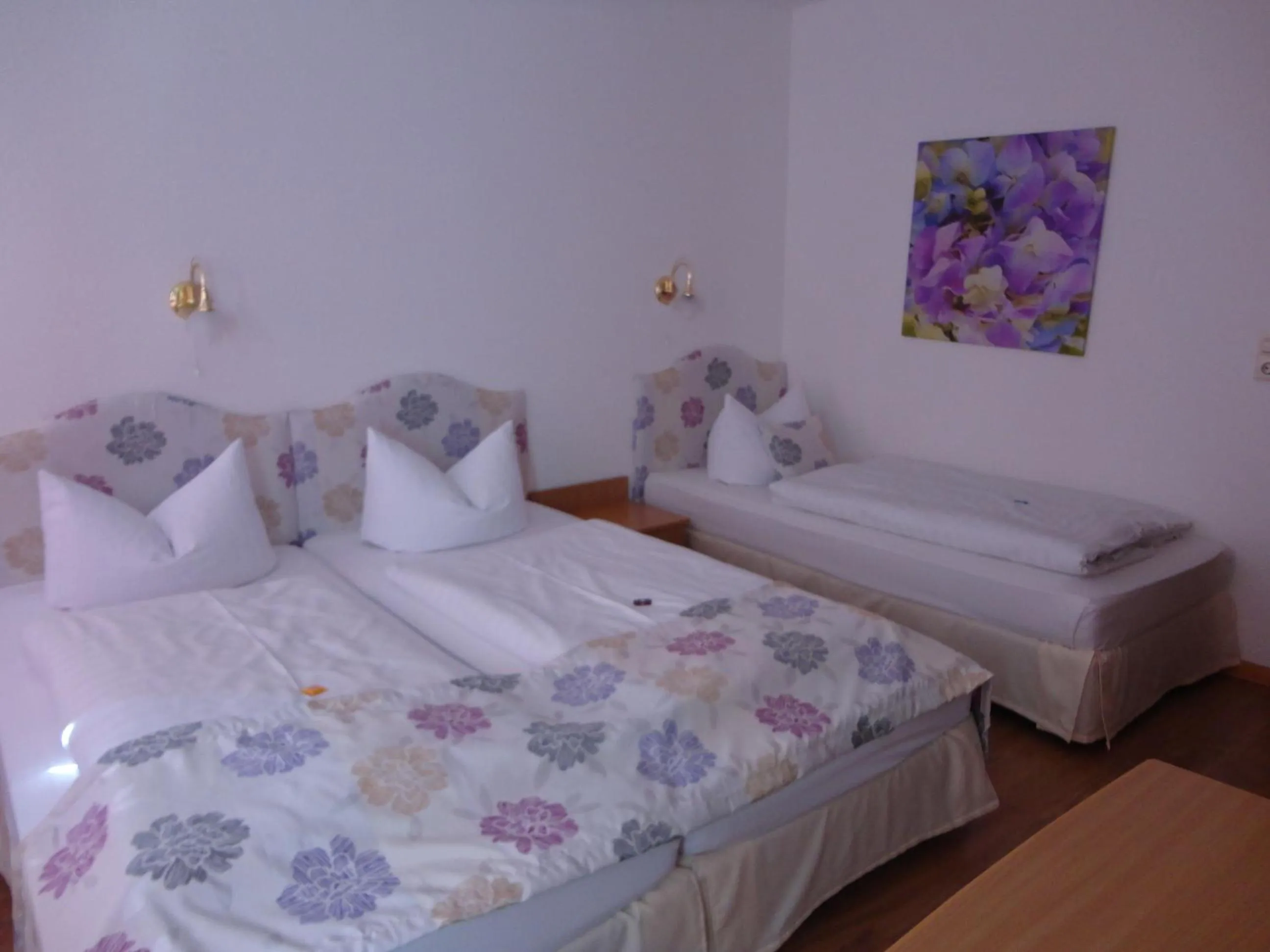 Photo of the whole room, Bed in Hotel am Schloss