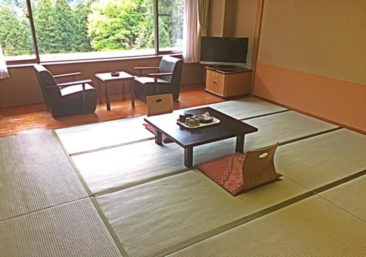 Mountain view in Higashiyama Park Hotel Shinfugetsu