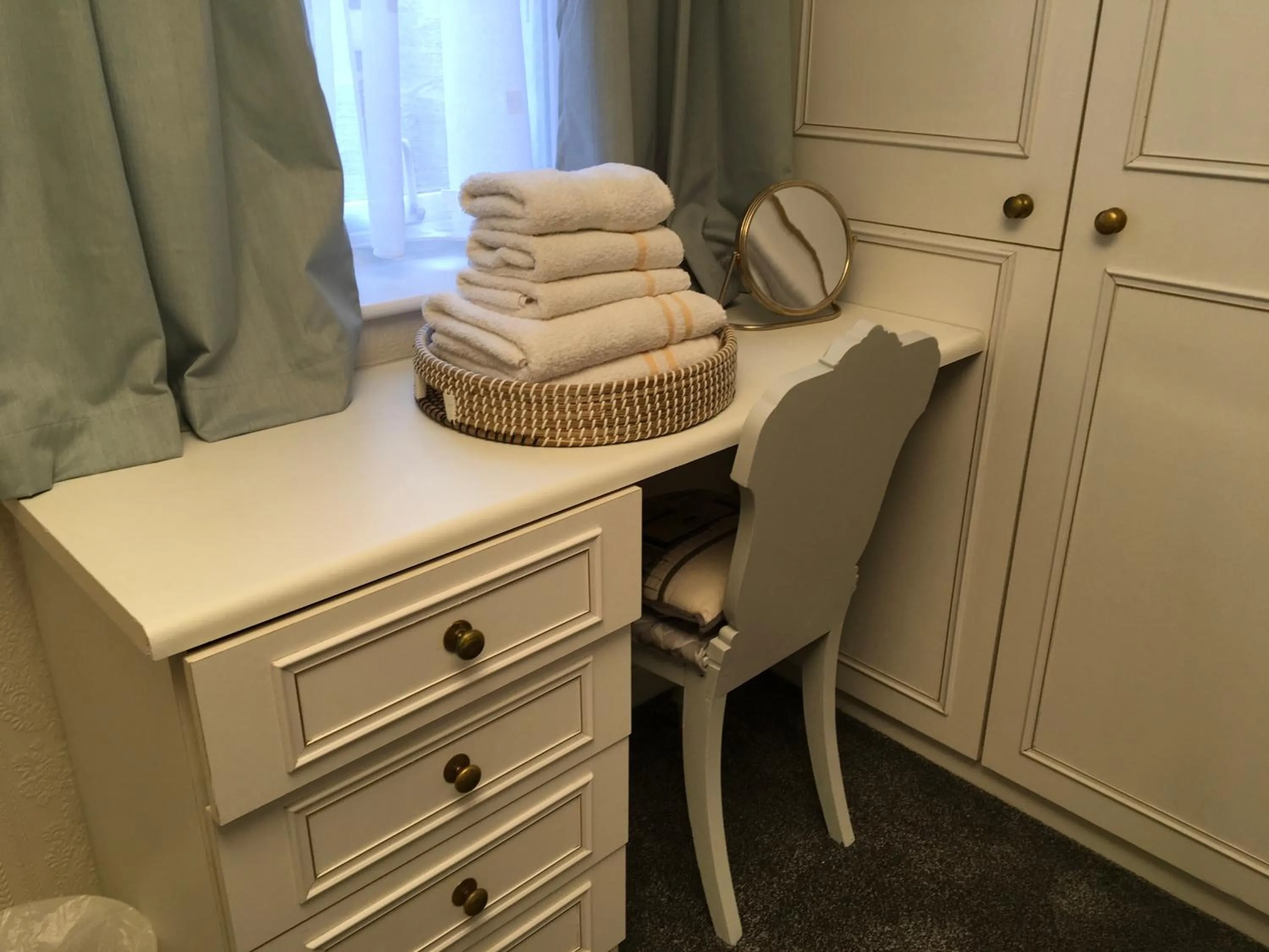 Other in Mode - The Old School House