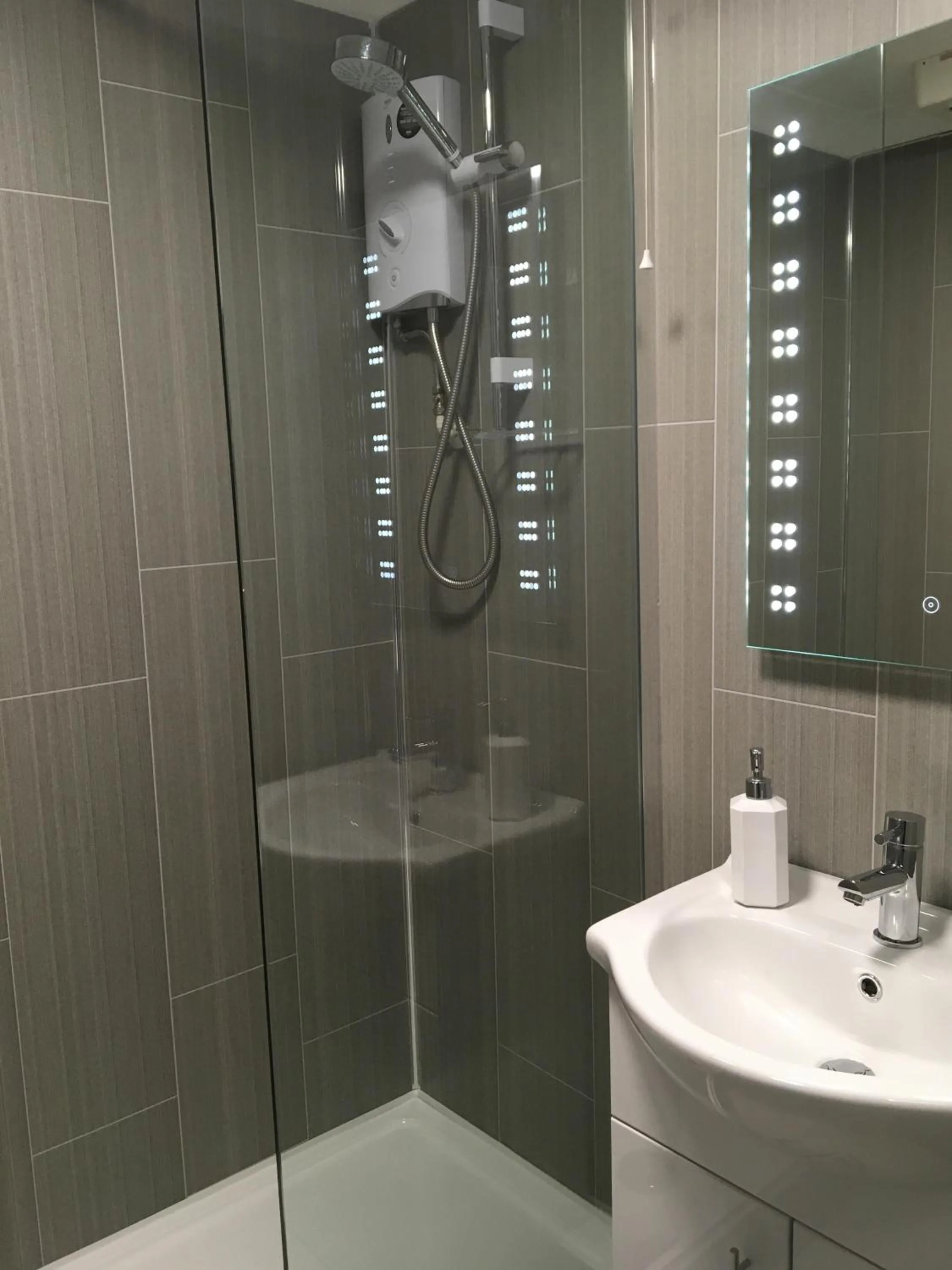 Bathroom in Mode - The Old School House