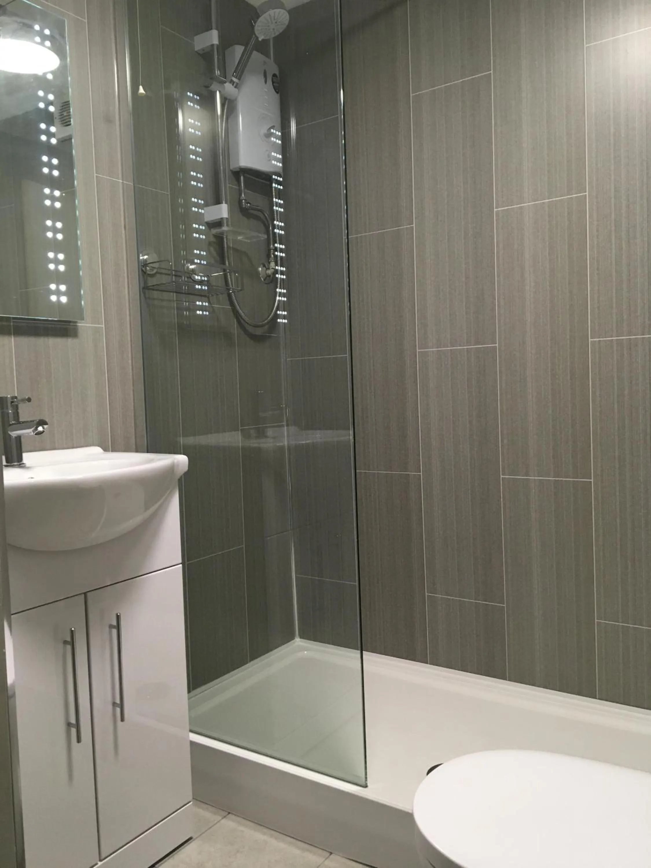 Bathroom in Mode - The Old School House