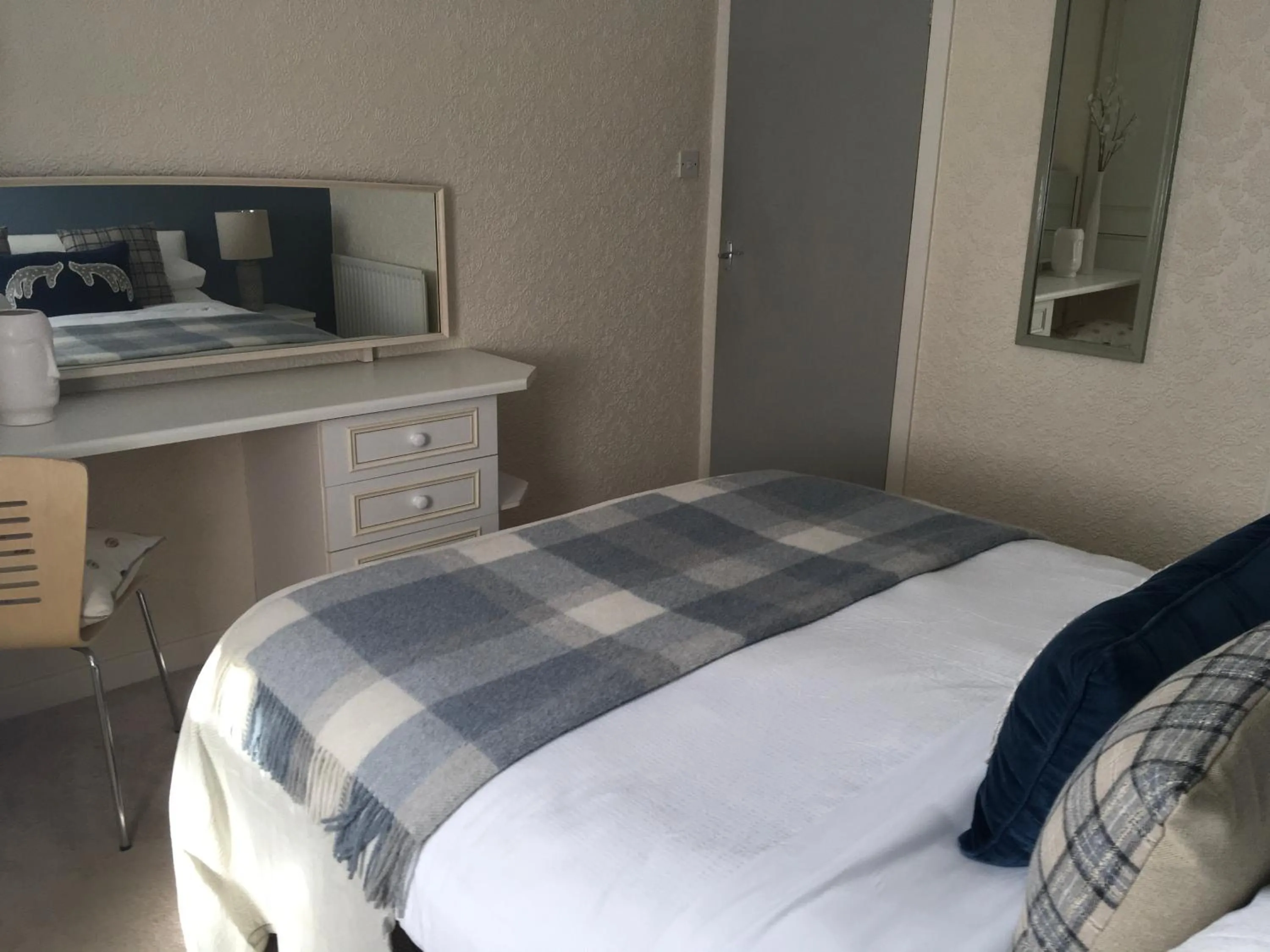 Other in Mode - The Old School House