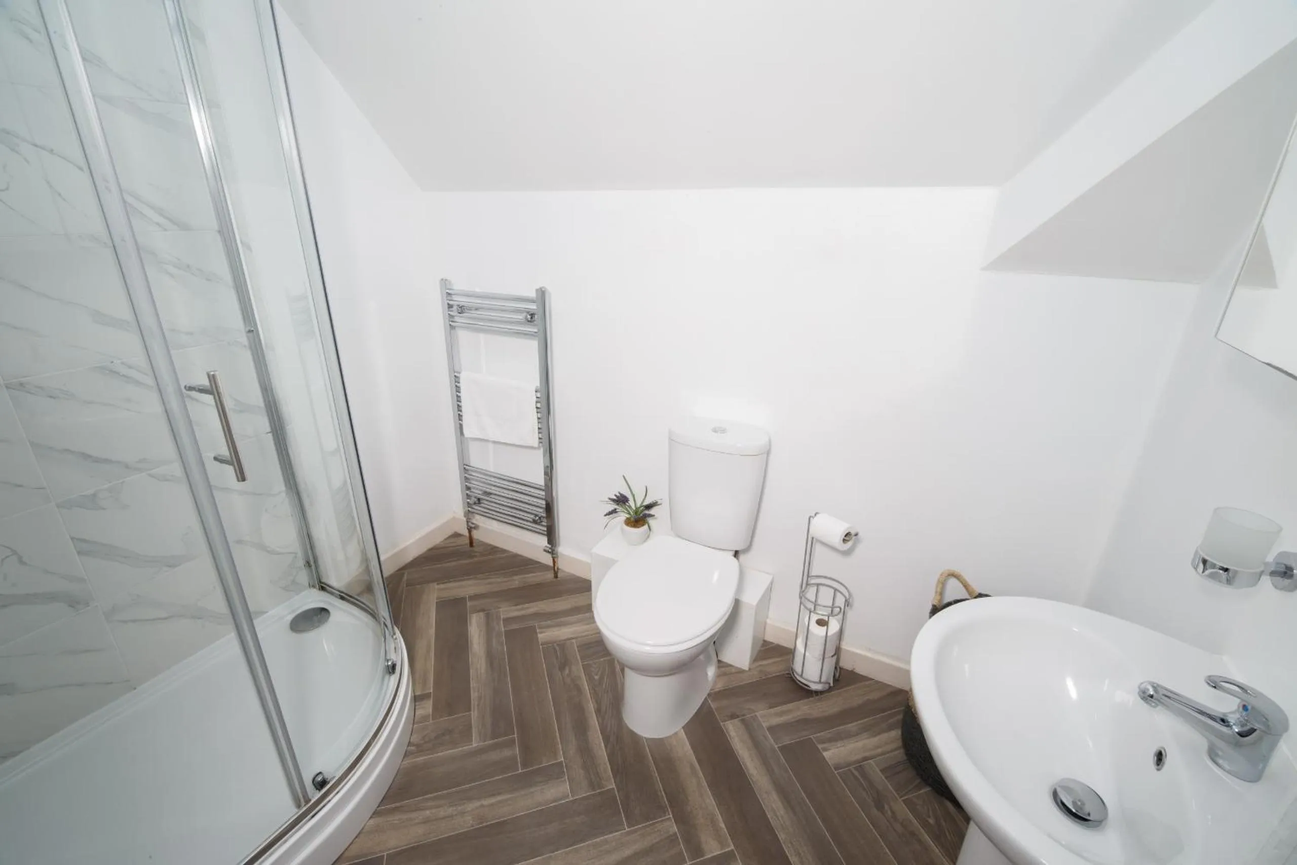 Bathroom in Mode - The Old School House