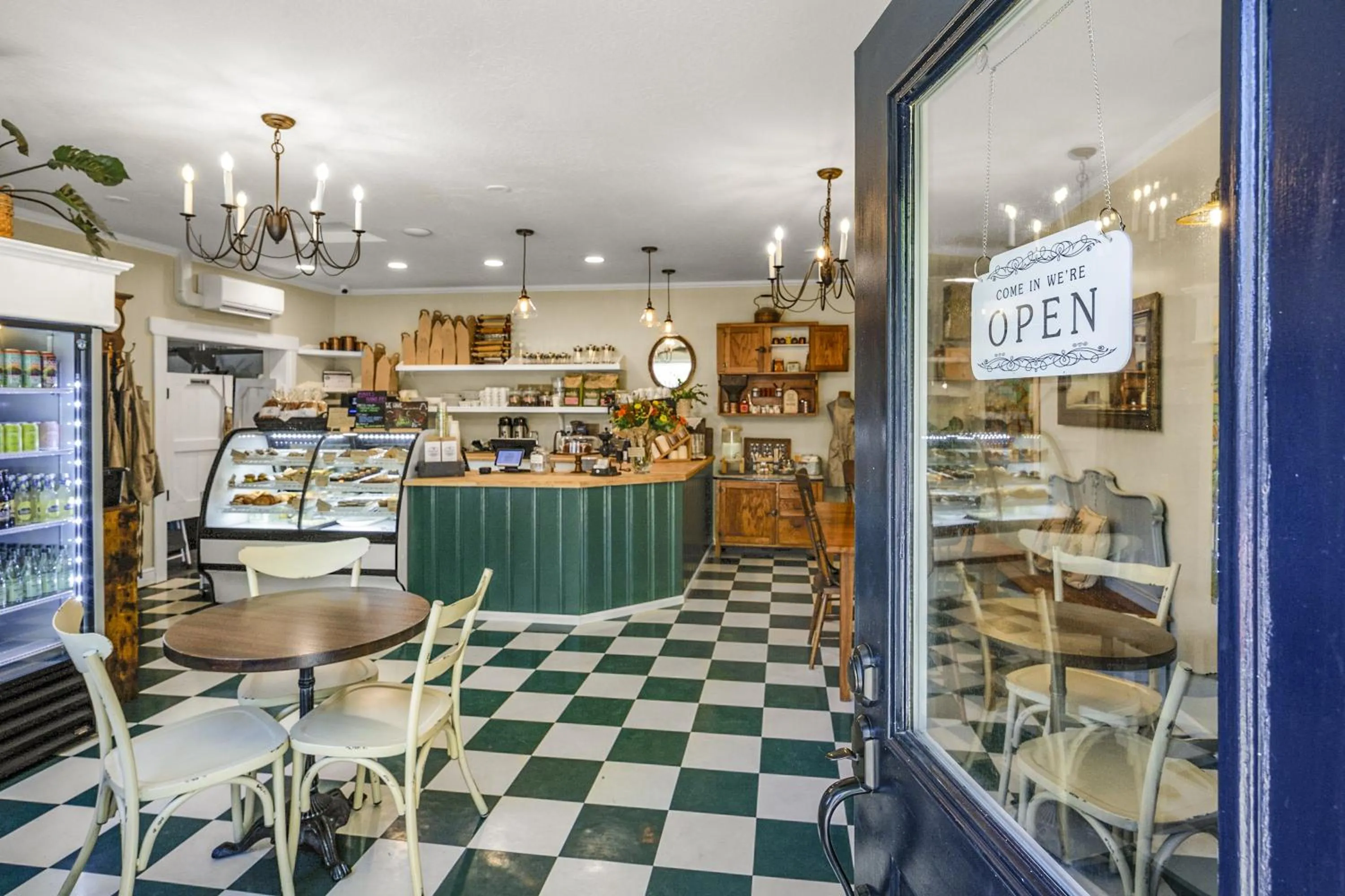 Dining area in McCully House Inn