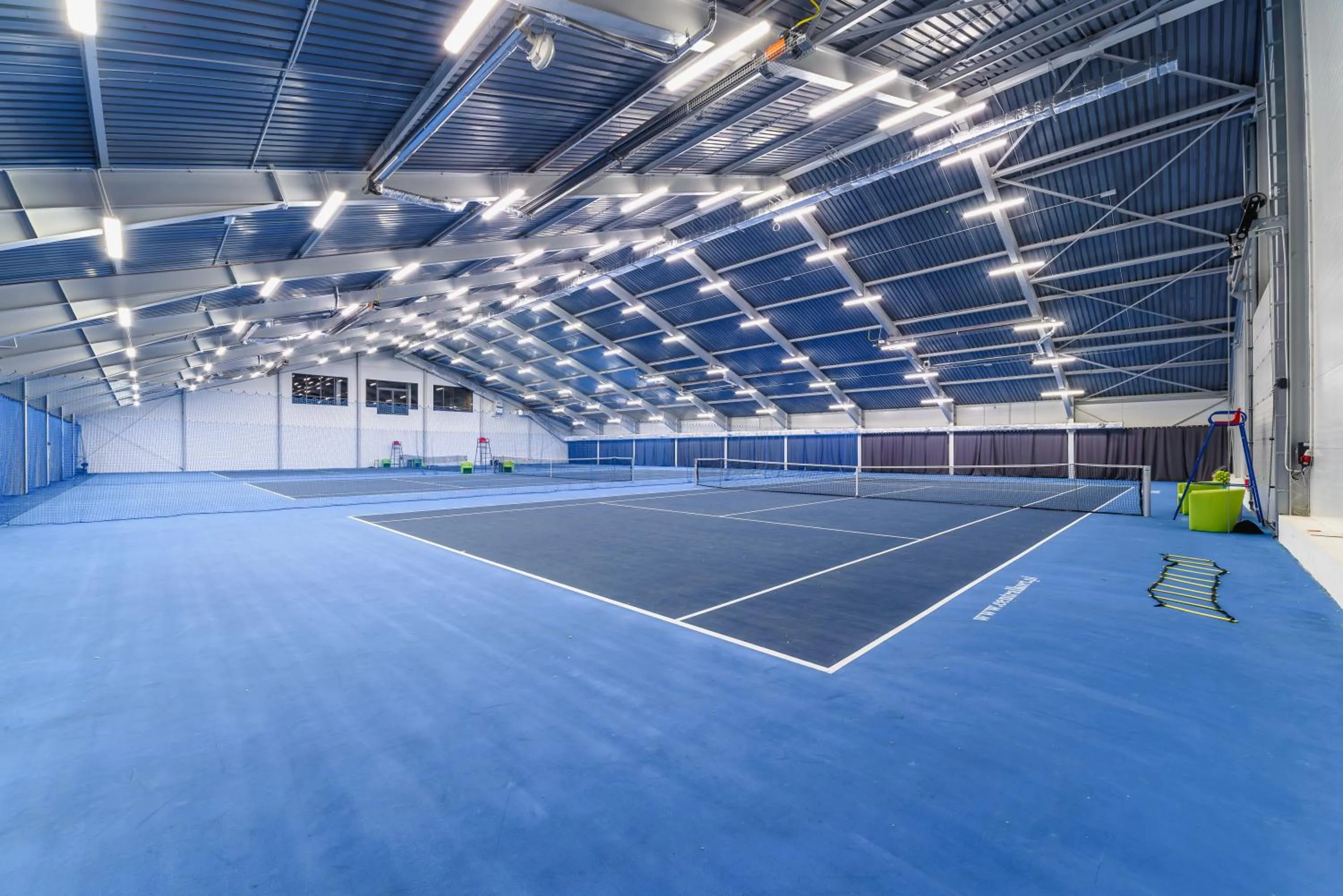 Tennis court in Hotel Scout