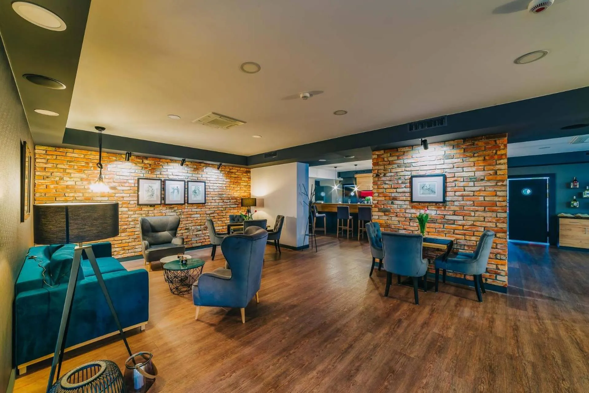 Restaurant/places to eat in Hotel Scout