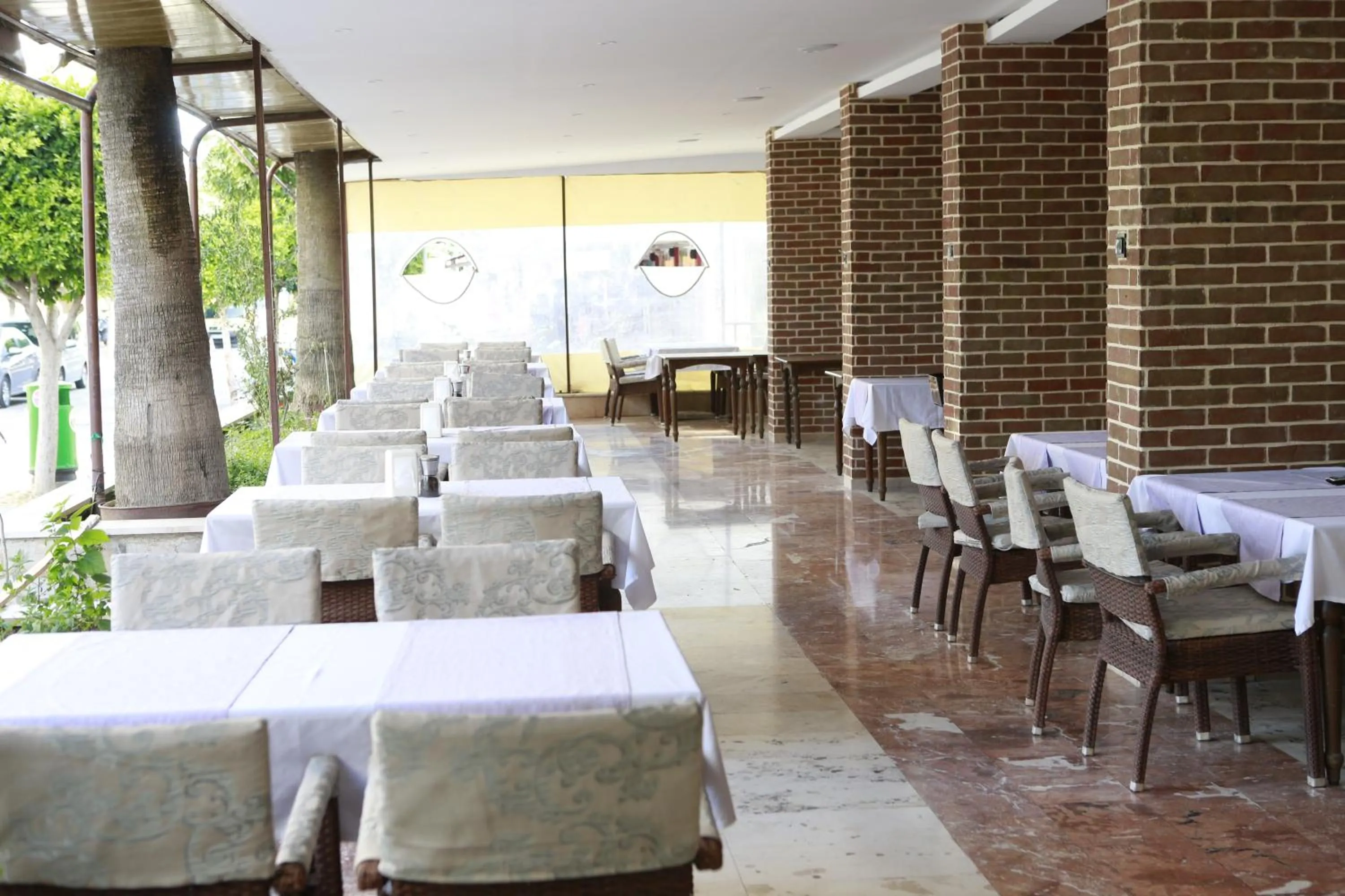 Food and drinks in Maren Beach Apart Hotel