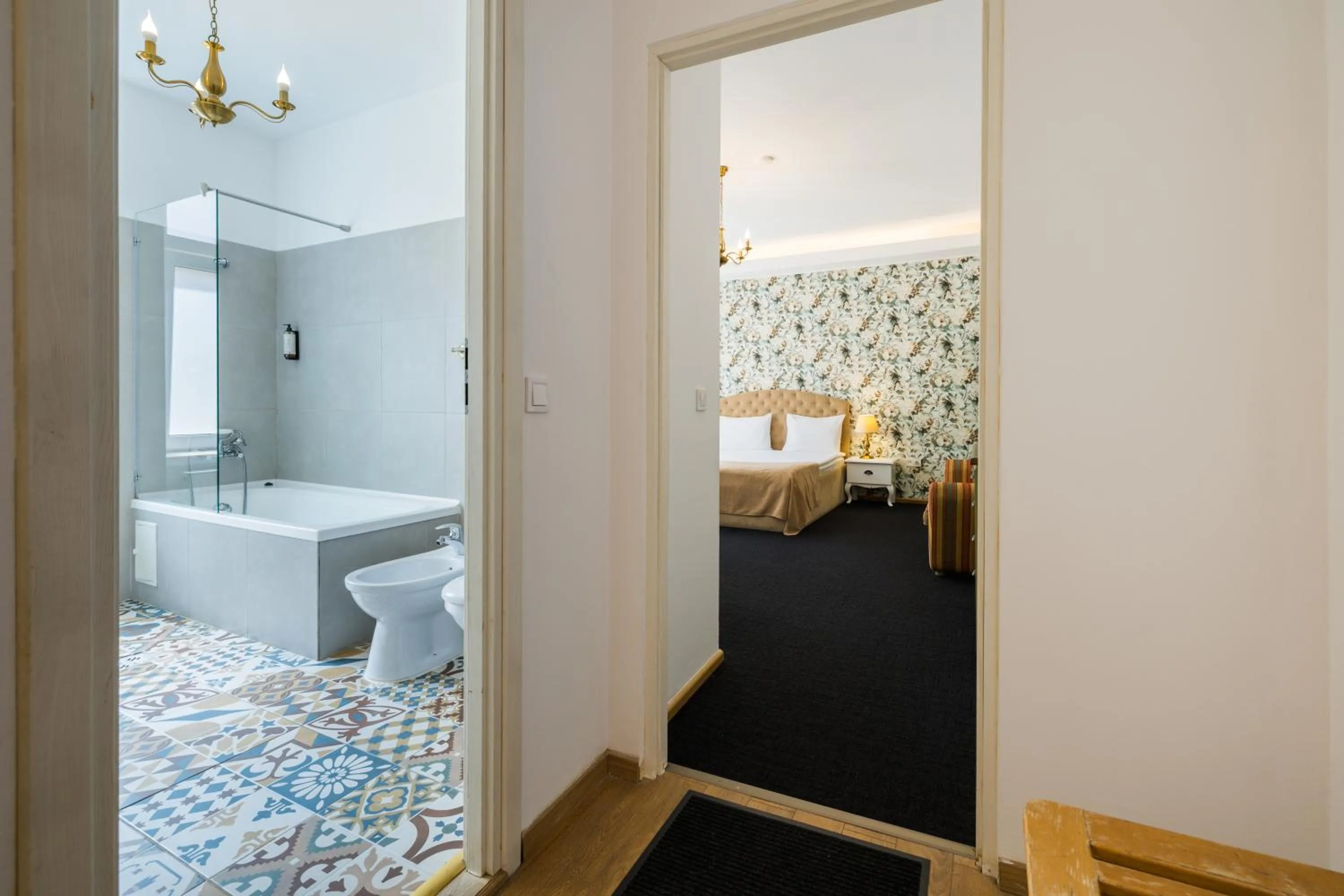 Bathroom, Bed in Casa Monte Verde