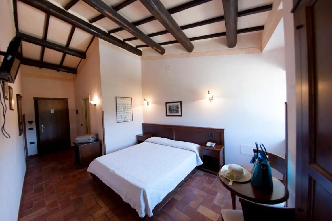 Photo of the whole room, Bed in Valle Rosa