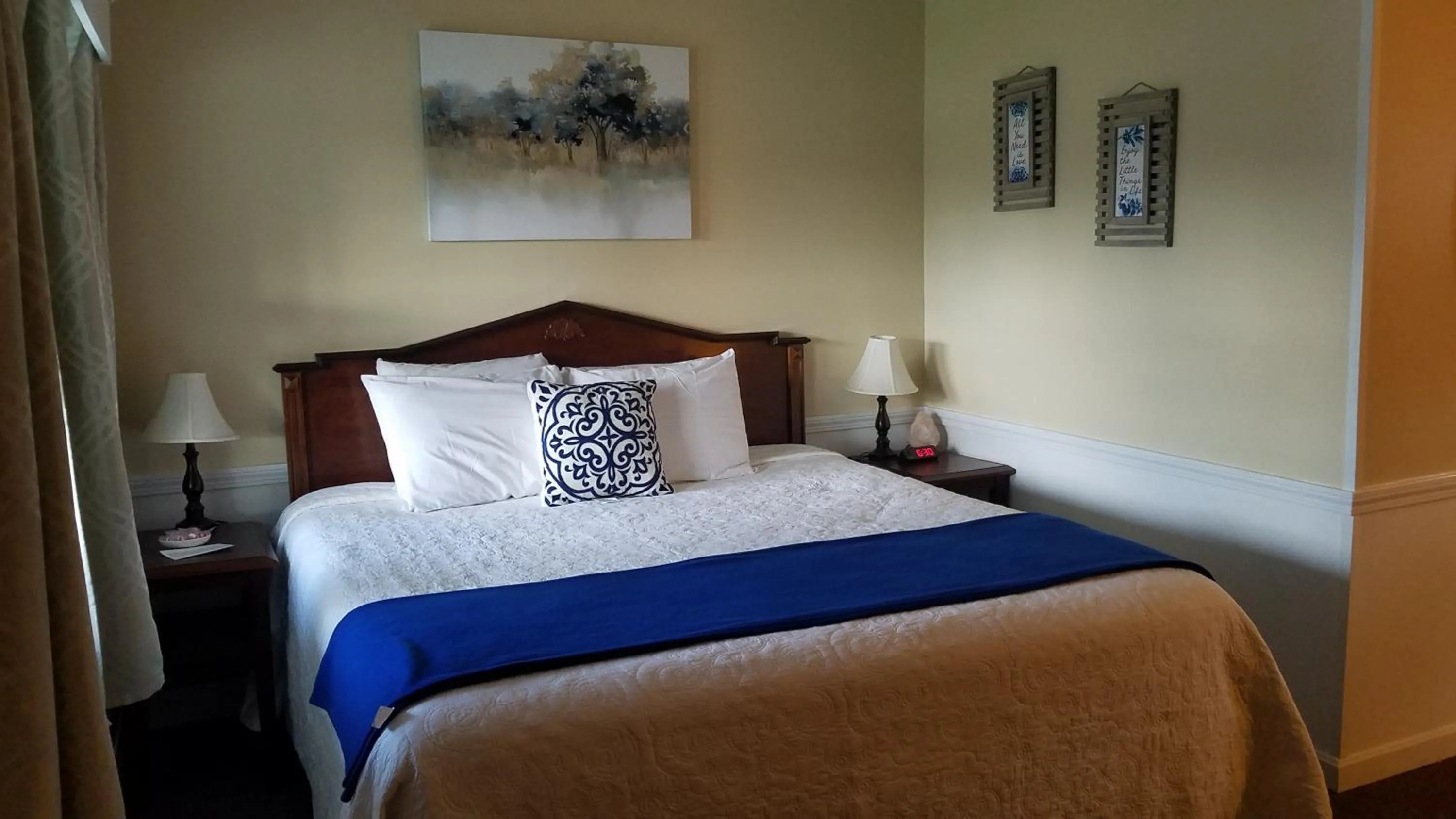 Highland Lake Resort