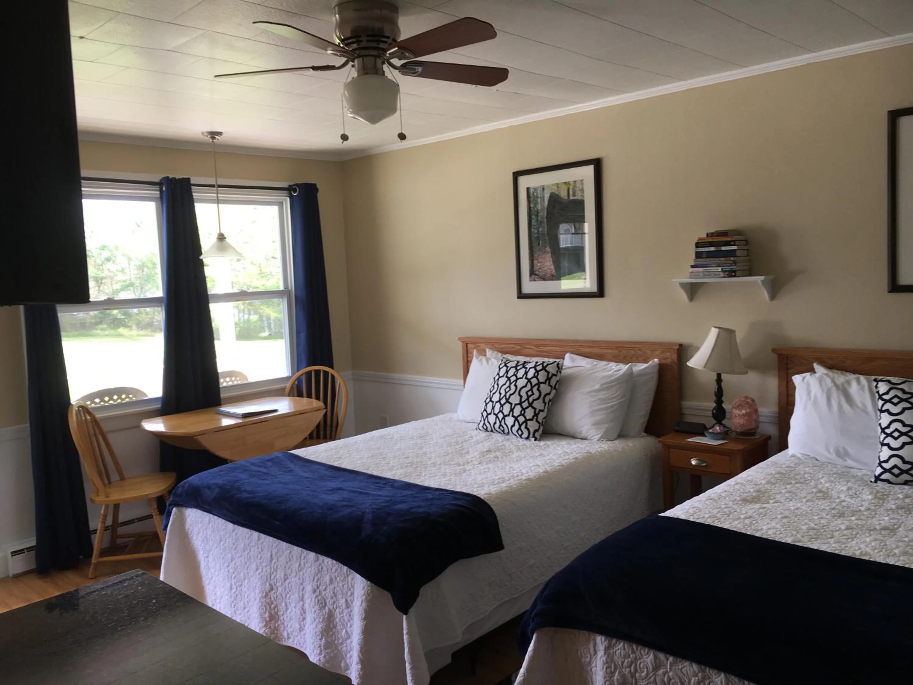 Highland Lake Resort