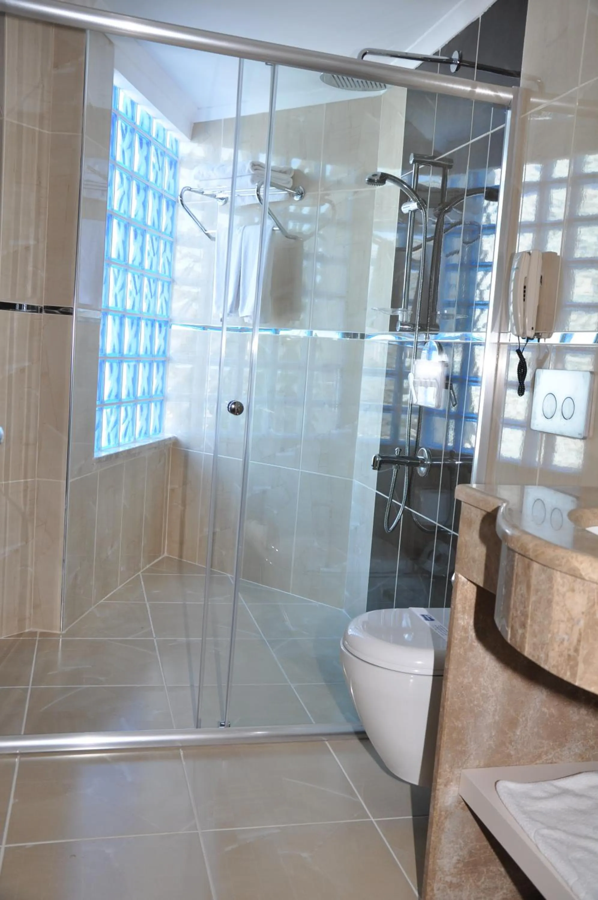 Bathroom in Kleopatra Micador Otel