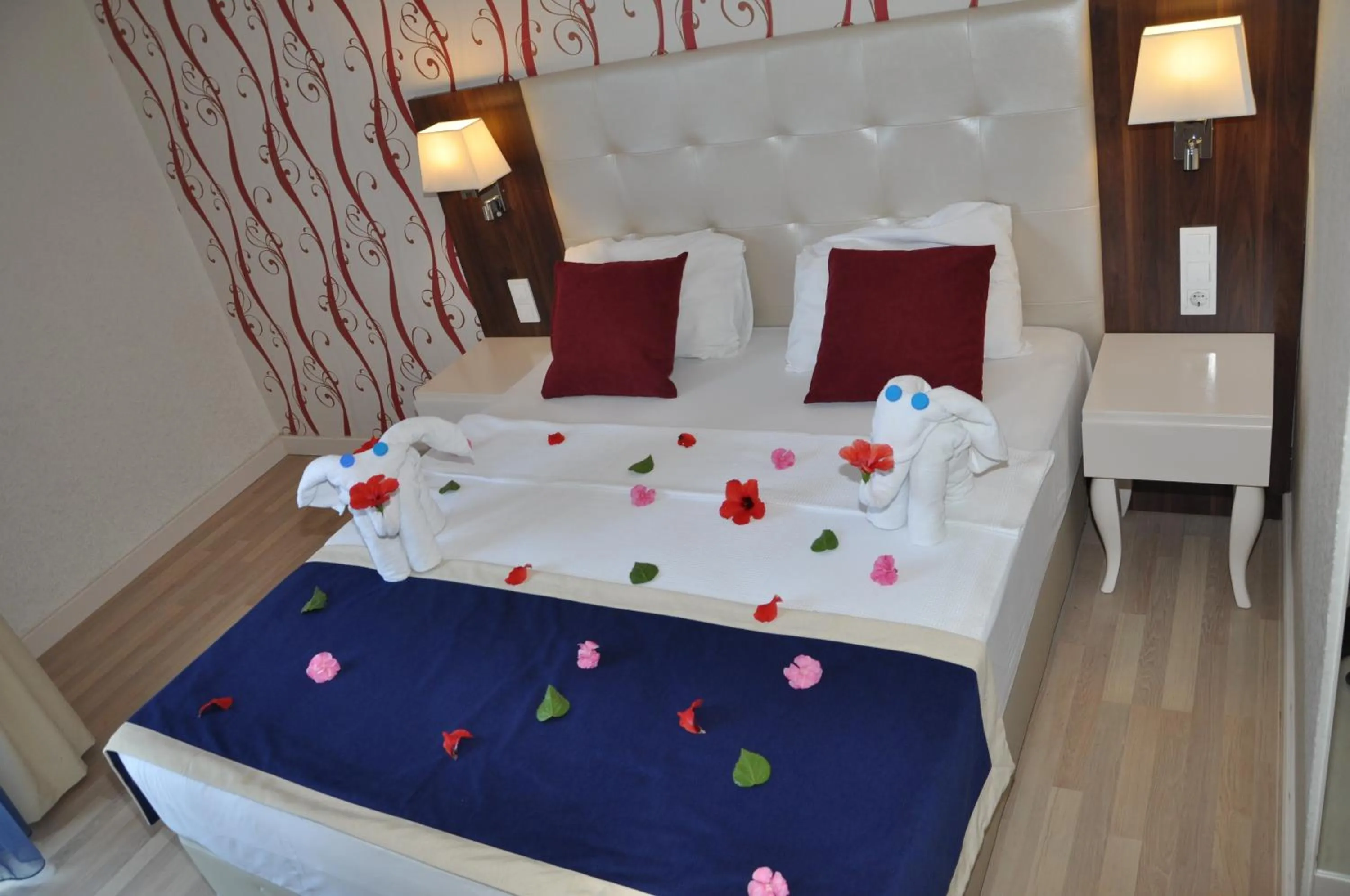 Photo of the whole room, Bed in Kleopatra Micador Otel