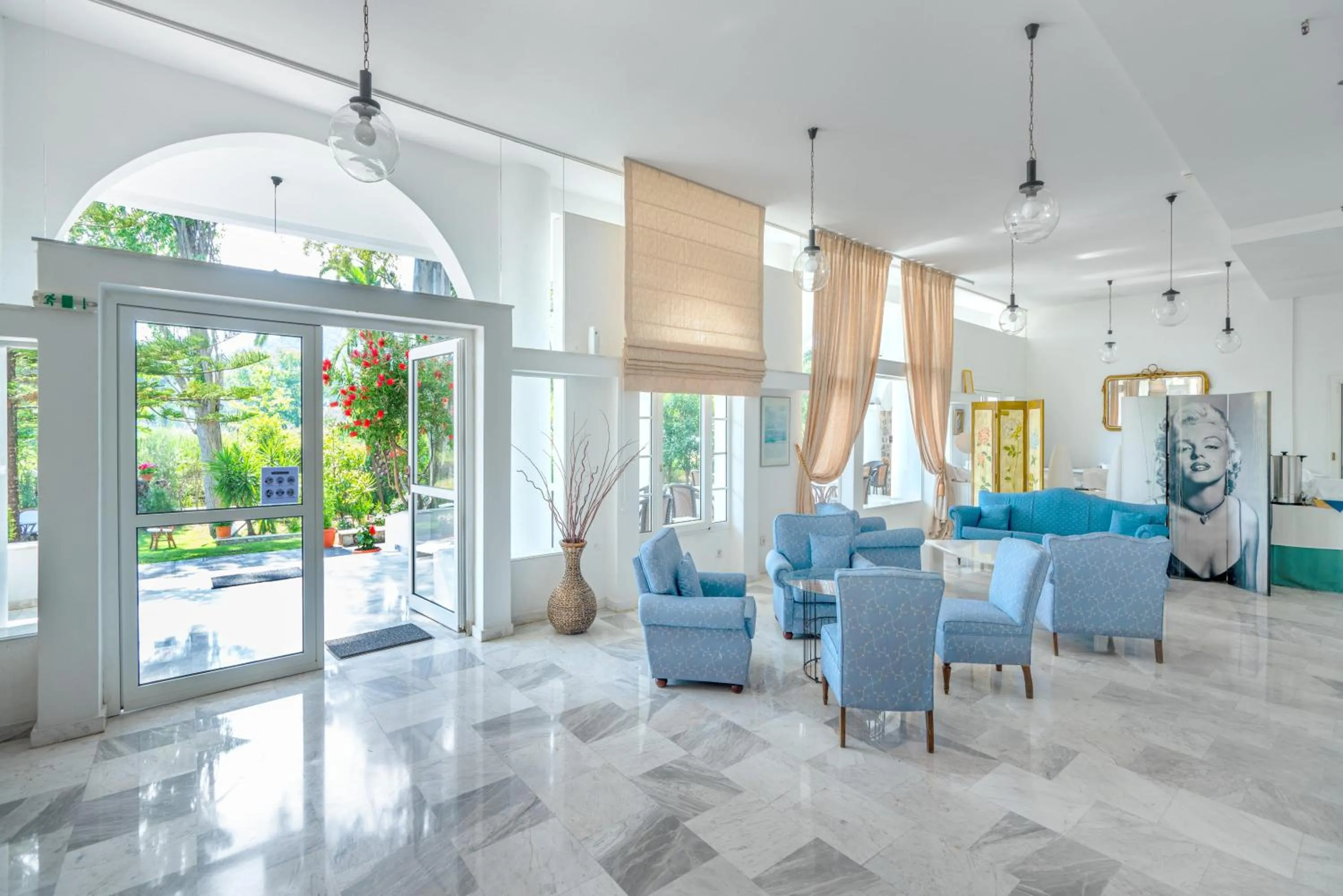 Lobby or reception in Arco Beach Hotel