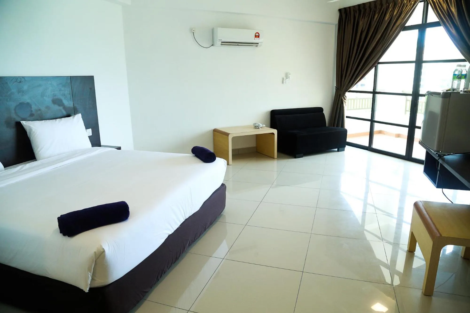 Bed in Marina Heights Resort