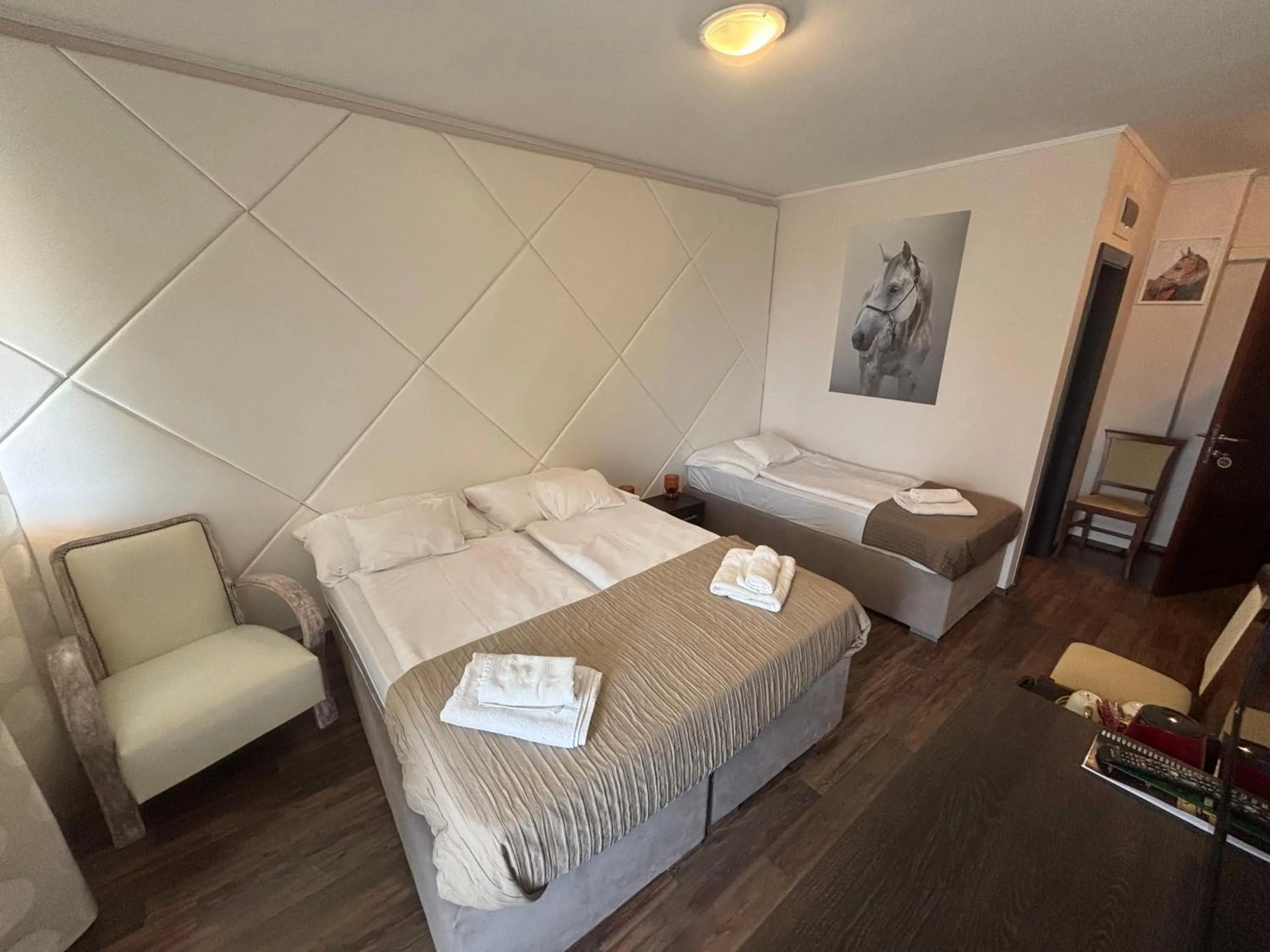 Caballus Lovasmajor Panzió