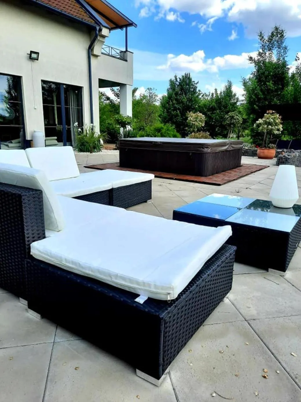 Hot Tub in Caballus Lovasmajor Panzió