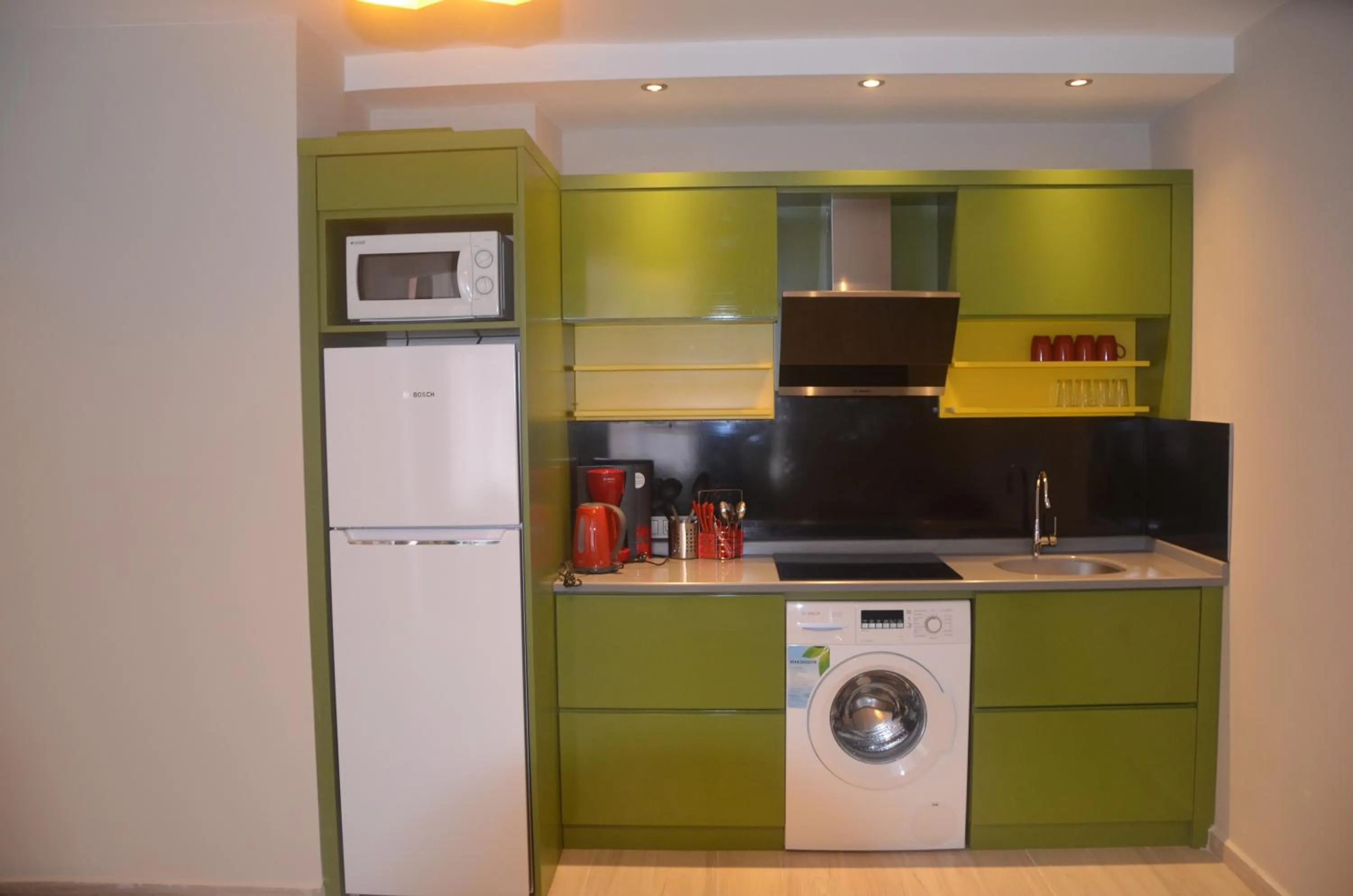 Kitchen or kitchenette in Twin Apart Hotel
