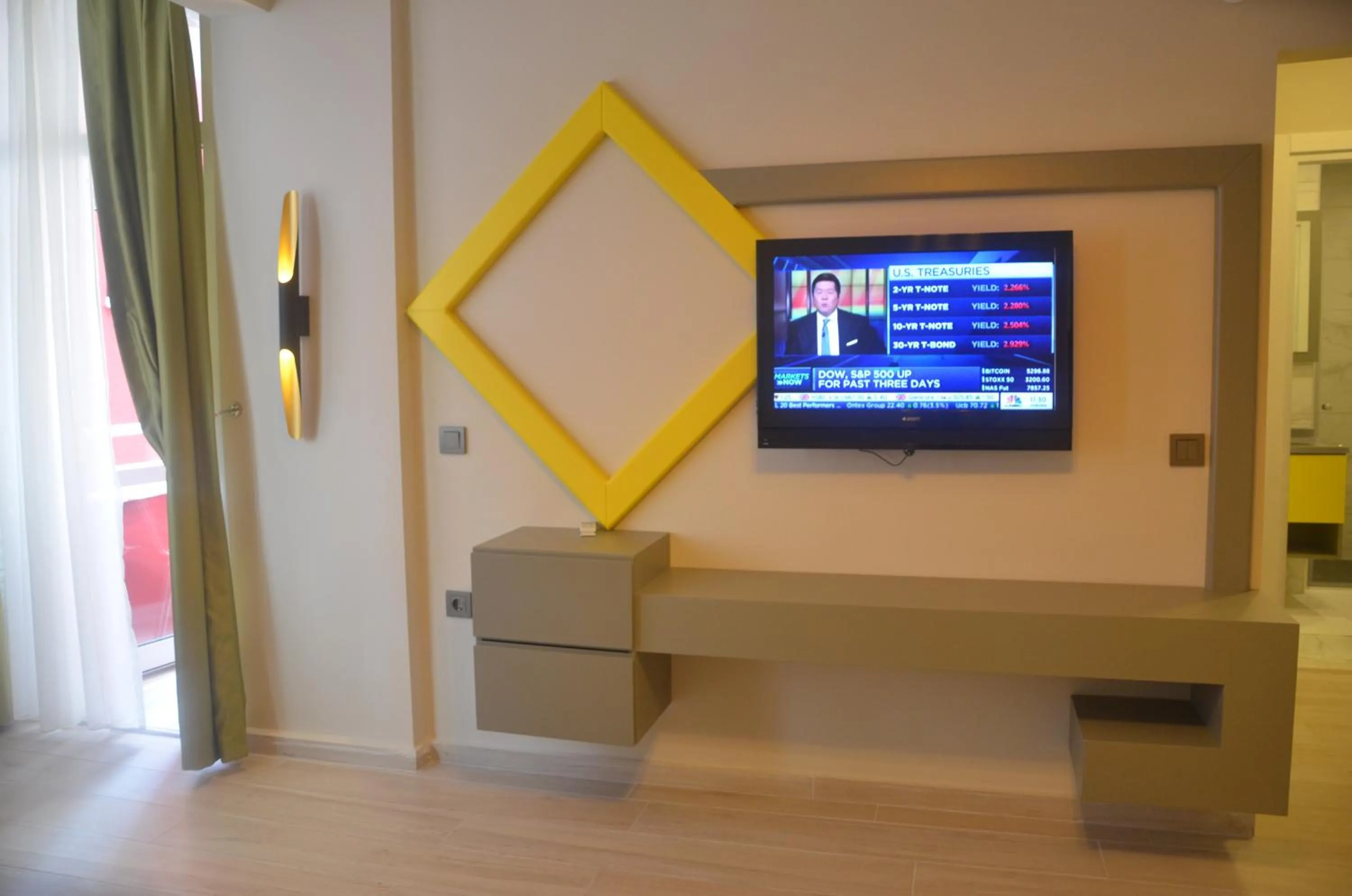 Decorative detail in Twin Apart Hotel