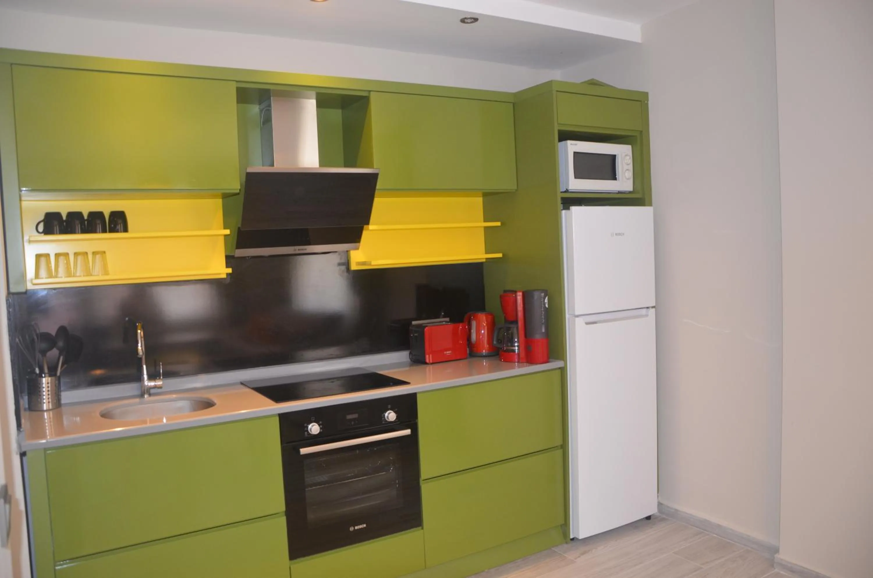 Kitchen or kitchenette in Twin Apart Hotel