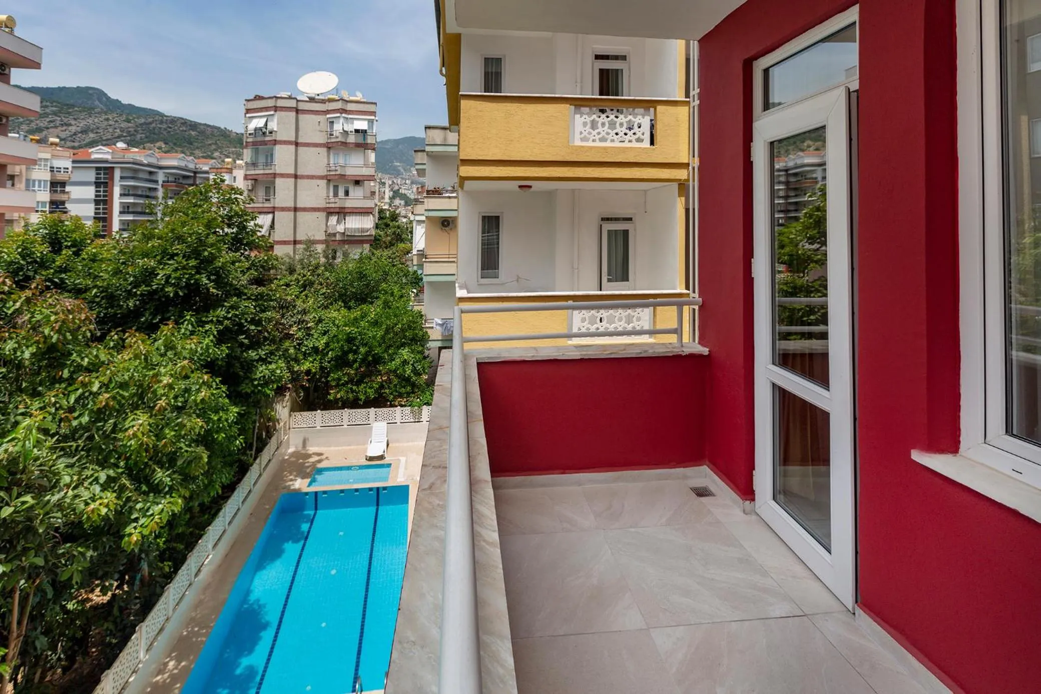 Day in Twin Apart Hotel