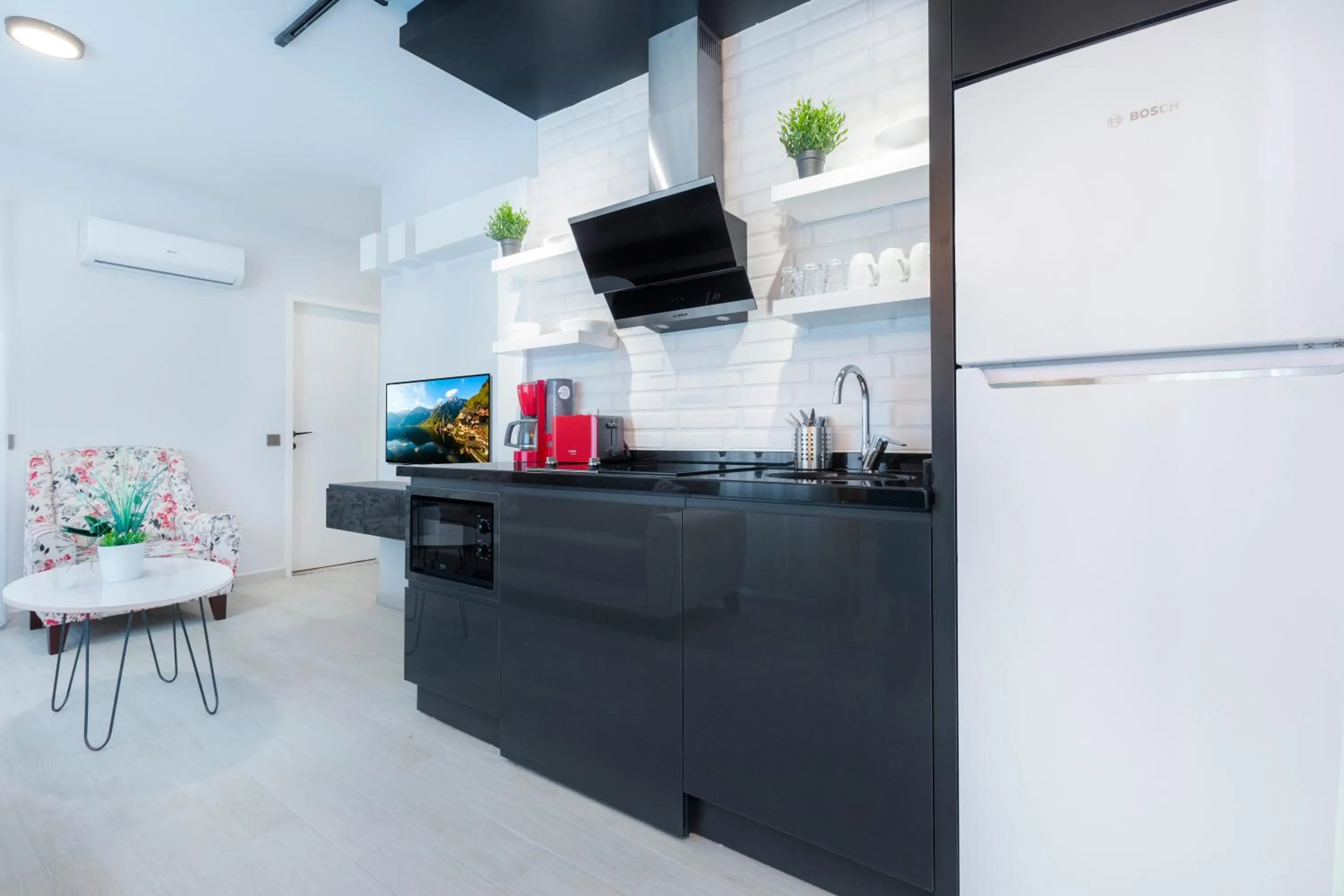 Kitchen or kitchenette in Twin Apart Hotel