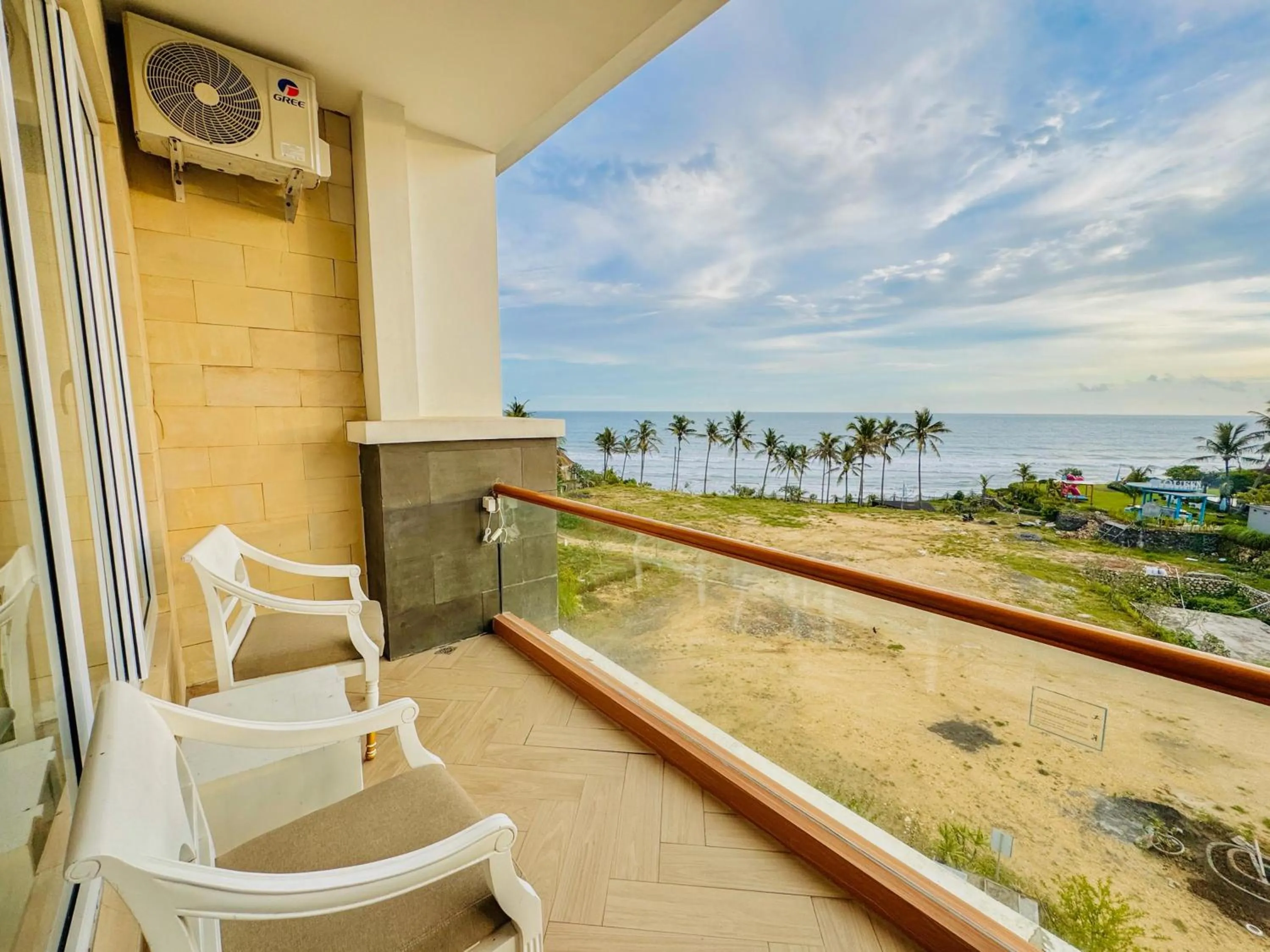Balcony/Terrace in Queen of the South Beach Resort