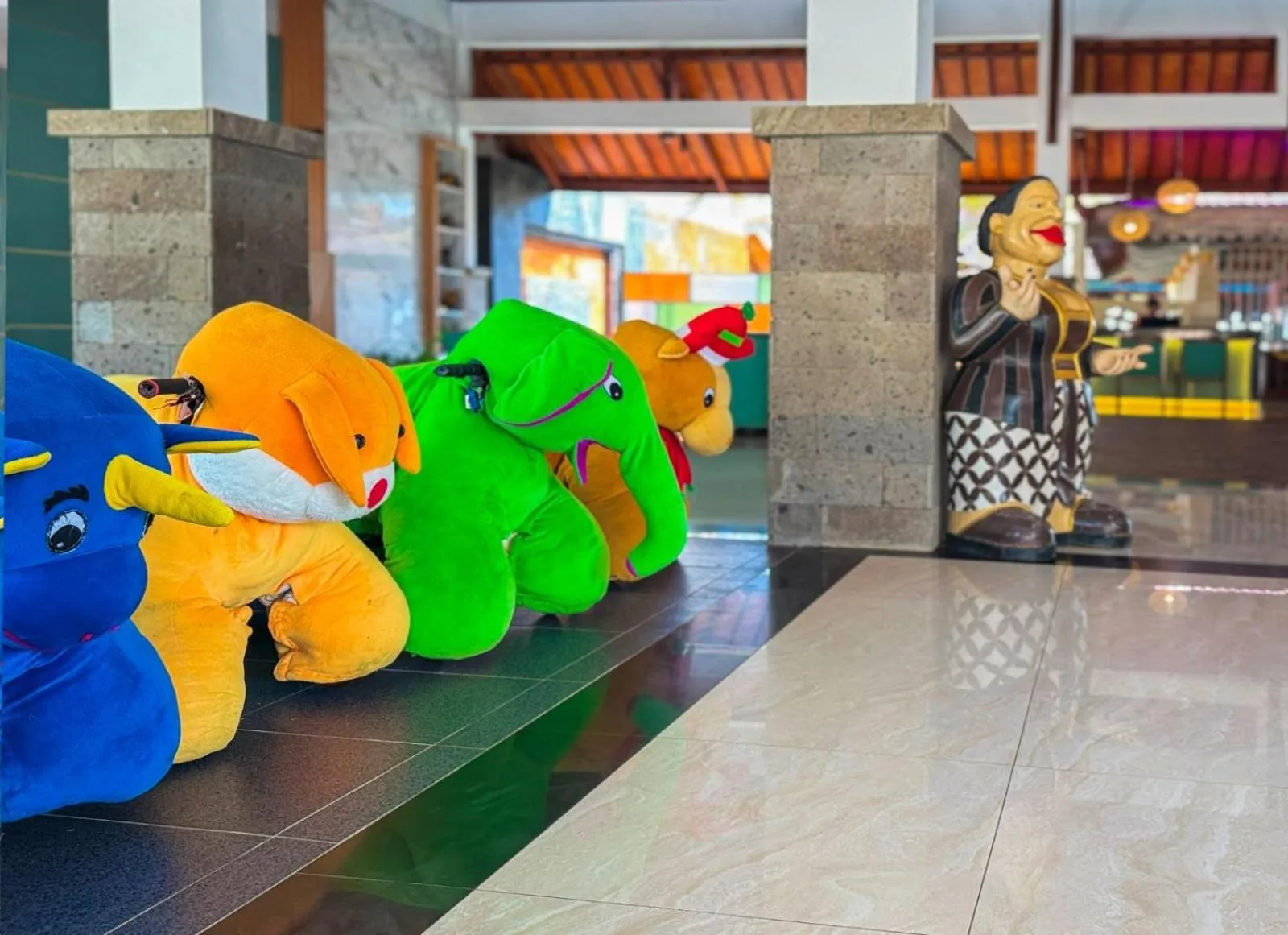 Area and facilities in Queen of the South Beach Resort