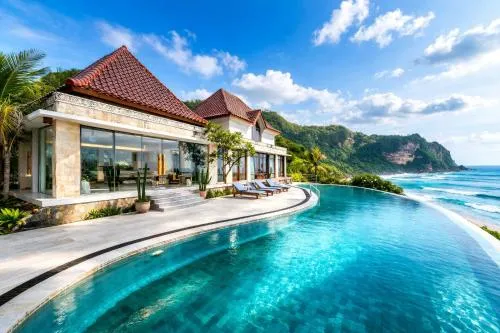 Queen of the South Beach Resort