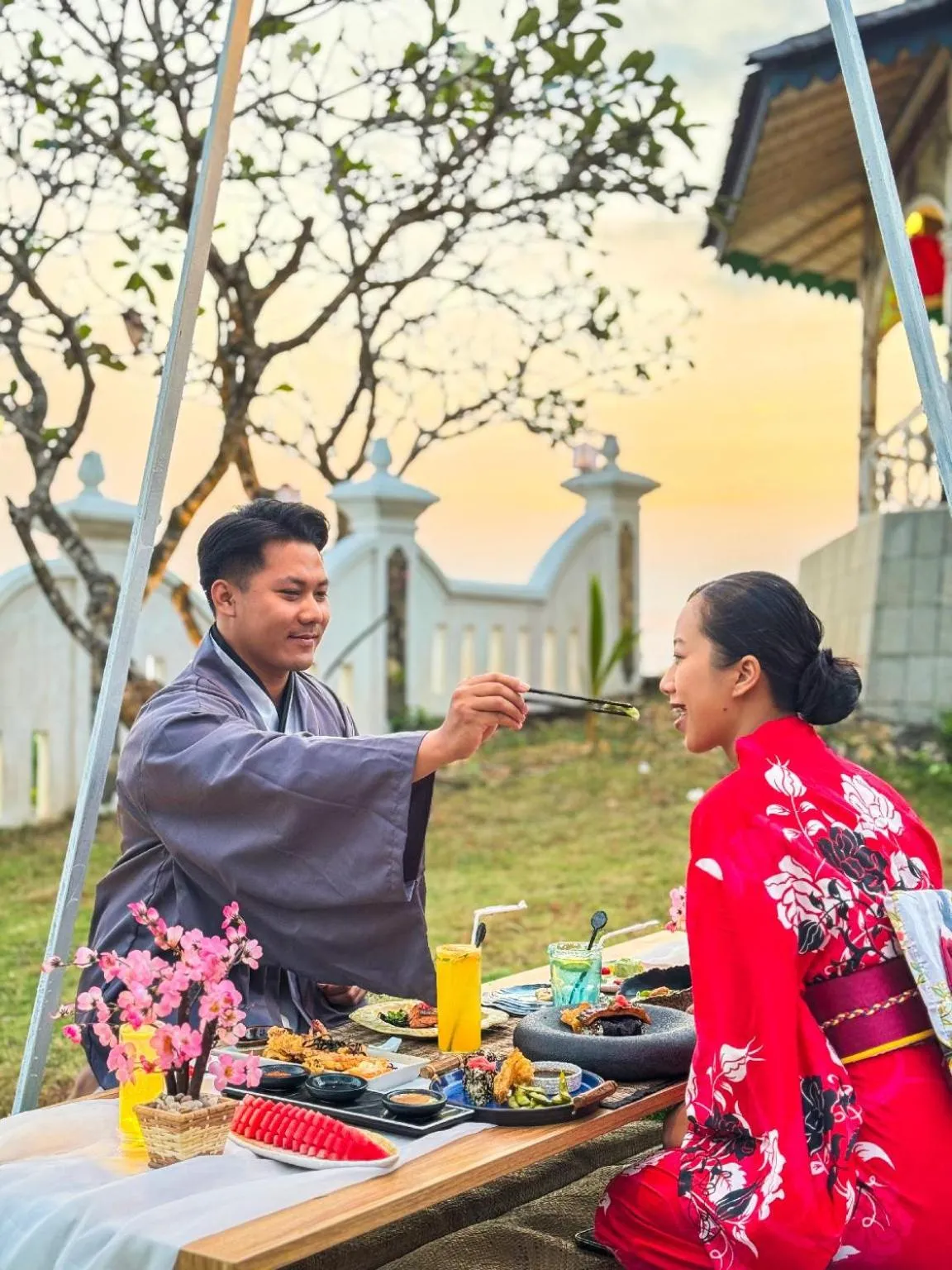 Restaurant/places to eat in Queen of the South Beach Resort