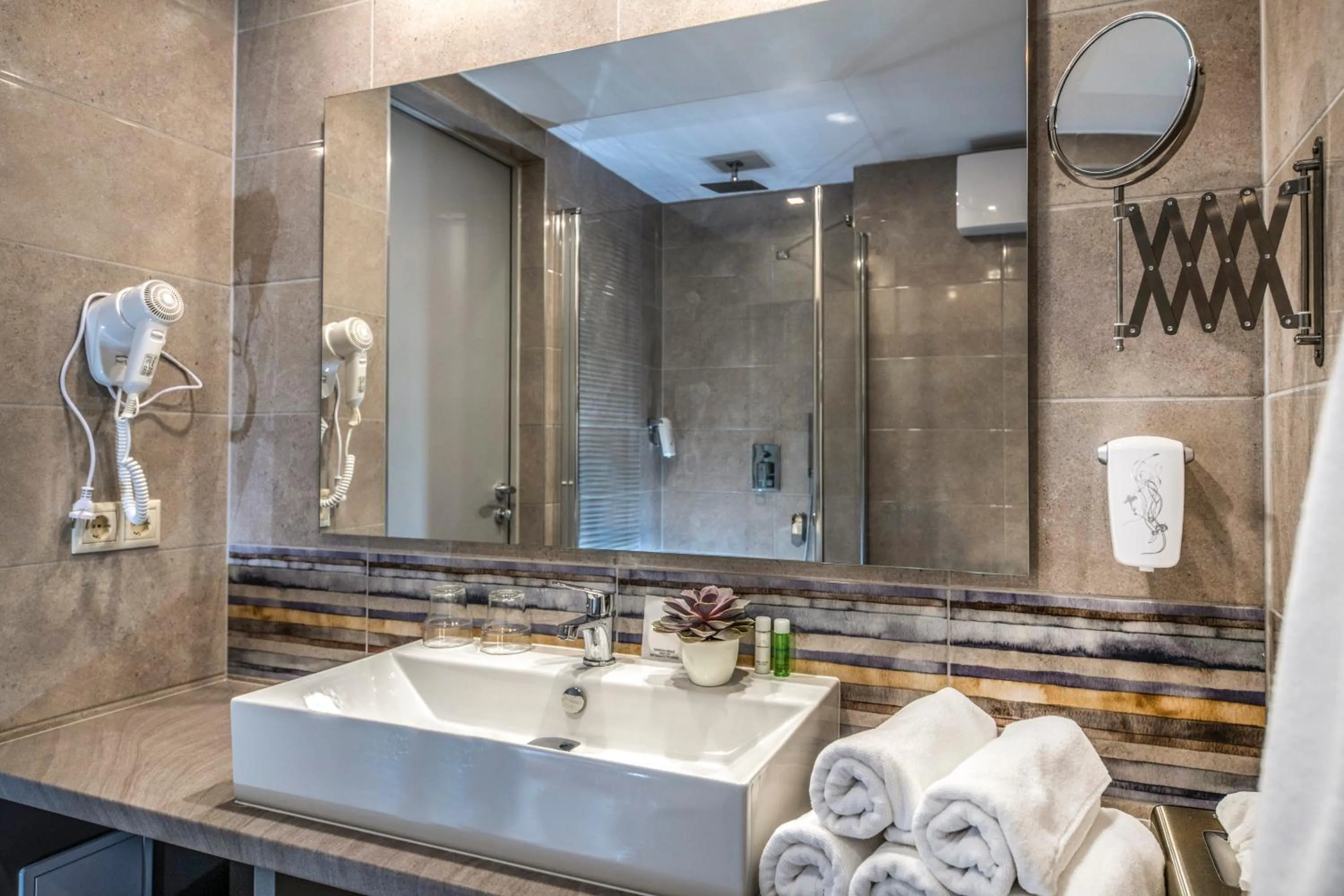 Shower in Open Hotel Szentes