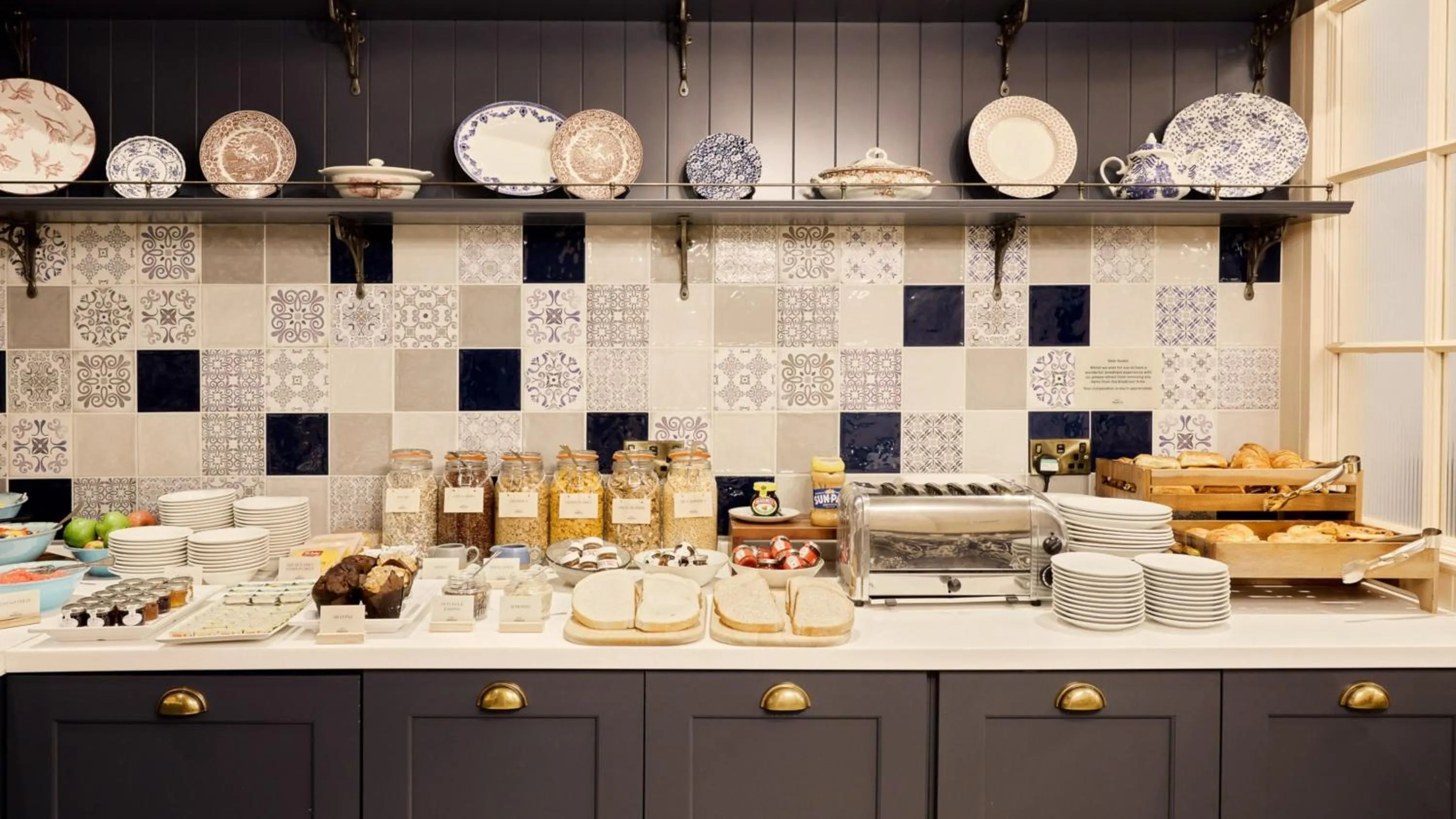 Breakfast in Hotel Indigo Edinburgh by IHG