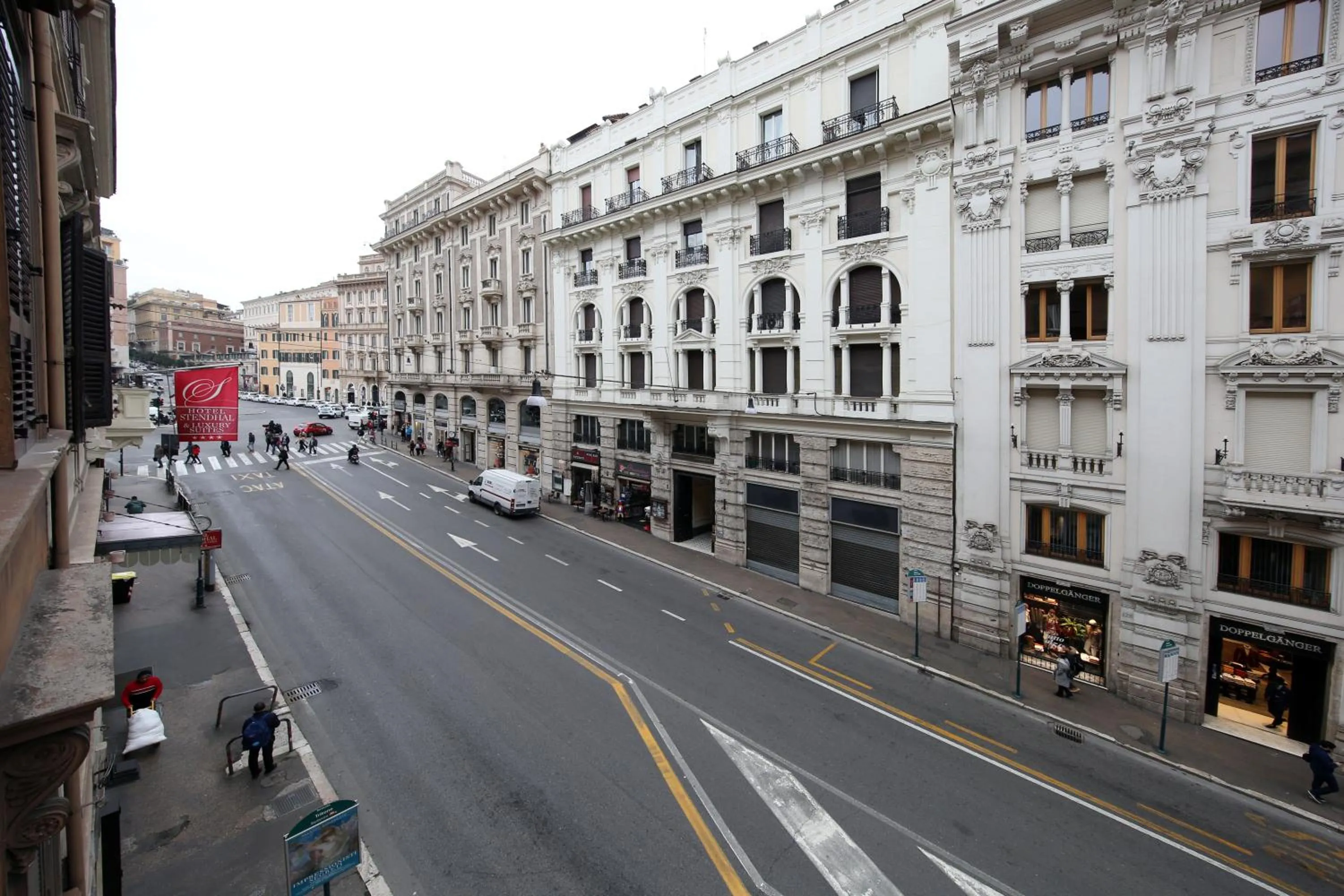 Day in Maison Tritone